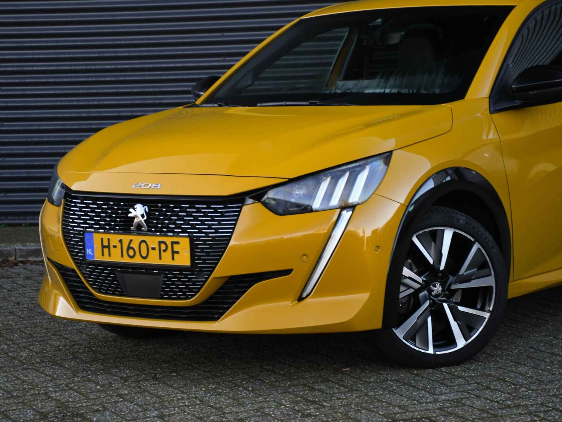 Peugeot 208 GT-Line 1.2 PureTech 100pk NAVI | CRUISE | CLIMA | 17''LM | DODE HOEK | ADAP. CRUISE | DIGITAAL INSTRUMENTENPANEEL - 2/32