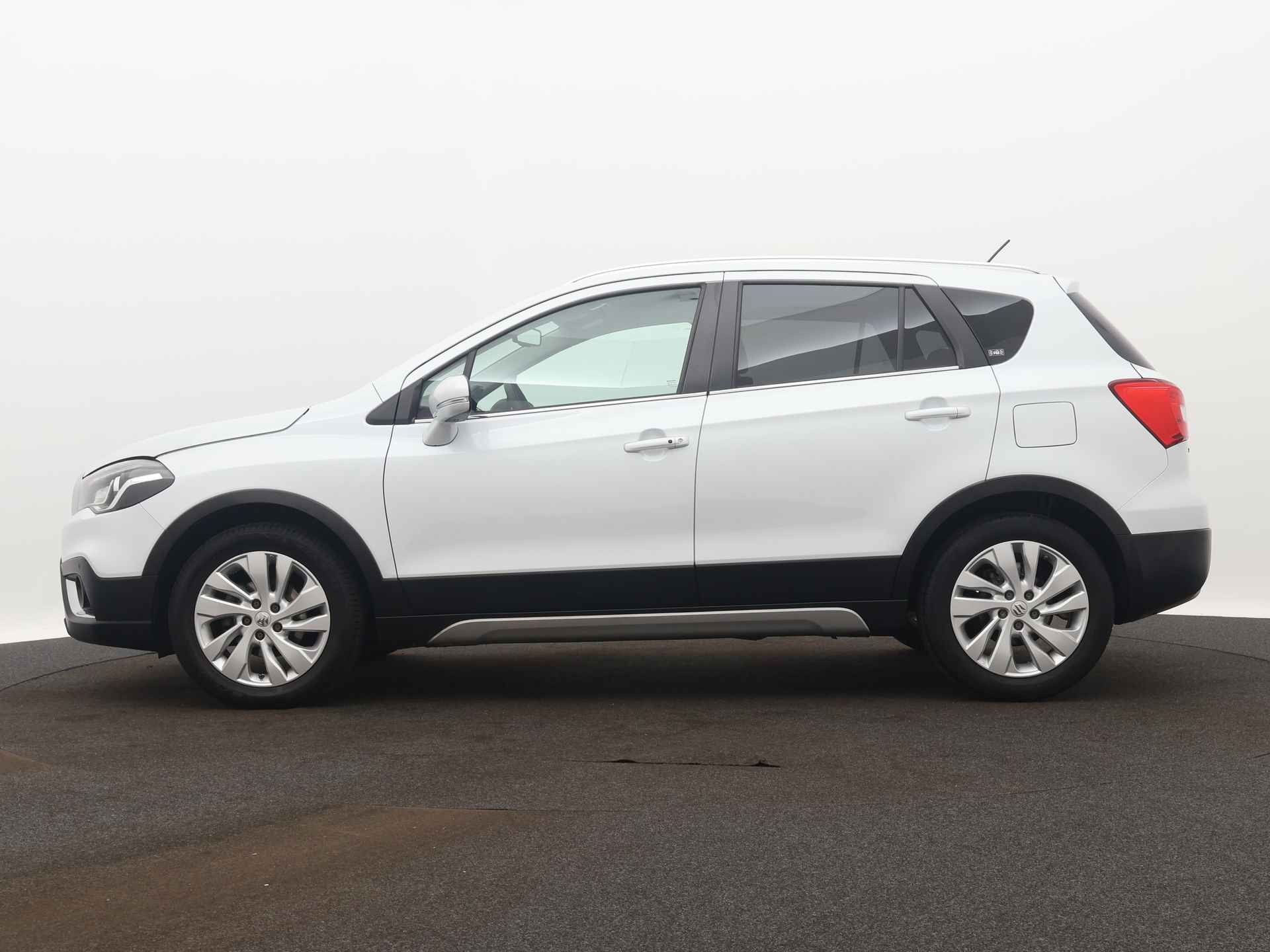 Suzuki S-Cross 1.0 Boosterjet Select Automaat | Navigatie | Camera | Stoelverwarming | Parkeersensoren | Climate Control | - 4/43