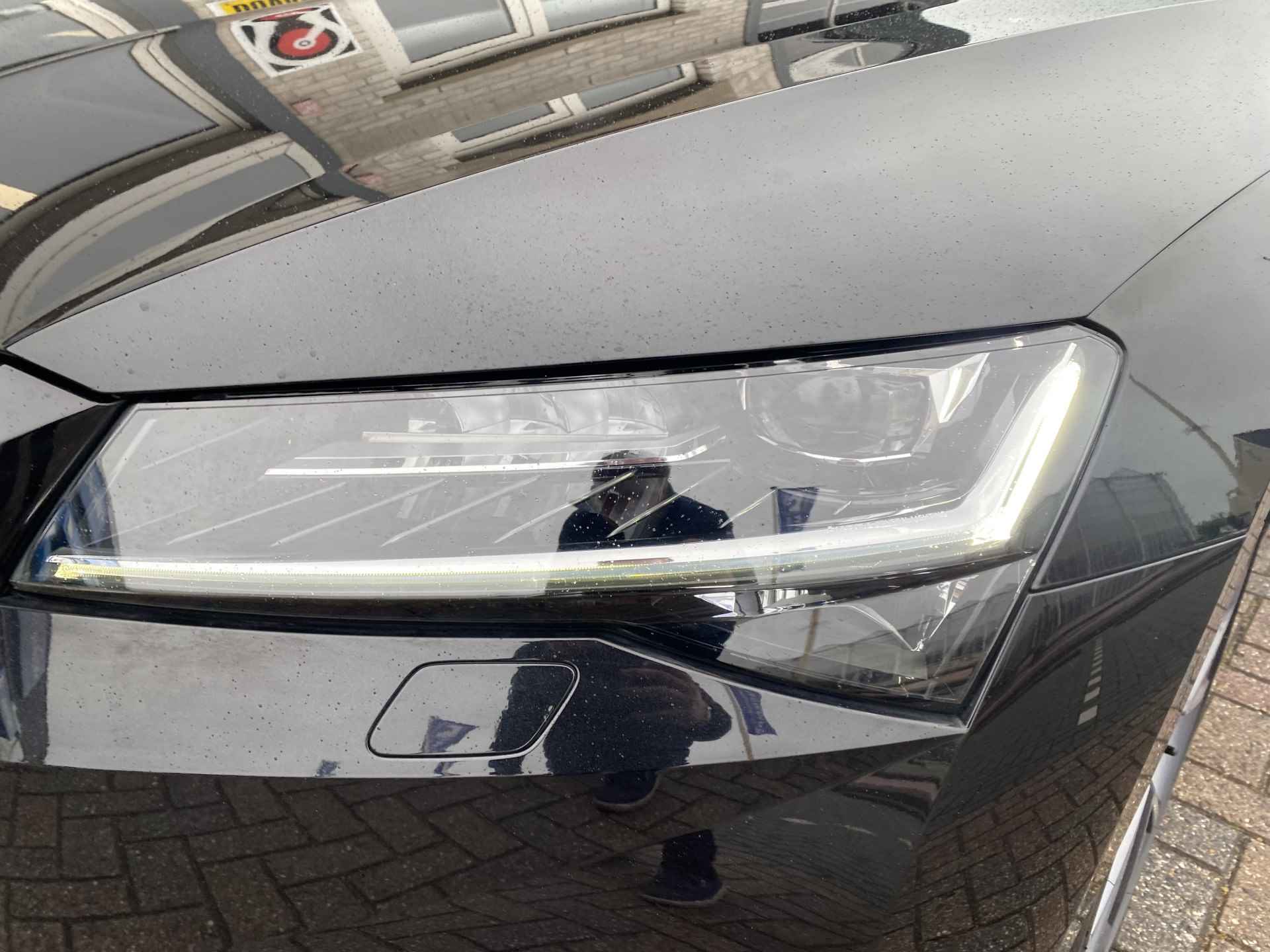 Škoda Superb Combi 1.4 TSI iV Sportline Business / AUTOMAAT/ PANO/ PARK. SENSOREN/ CRUISE/ STOEL VERWARM V EN A/ MEMORY SEATS/ STUUR VERWARM./ KEYLESS/ APP CONNECT/ NAVI/ CLIMA/ DAB/ 19" LMV/ - 42/46