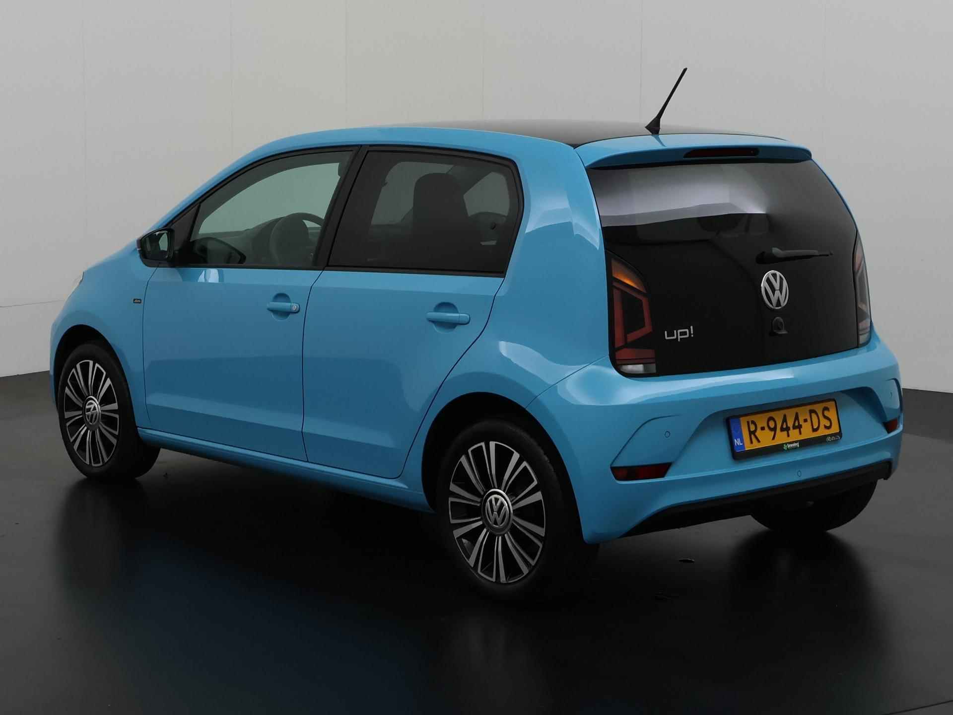 Volkswagen Up! 1.0 BMT High Up Bi-Tone | Stoelverwarming | Parkeersensor | Lichtmetalen Velgen | Zondag Open! - 6/26