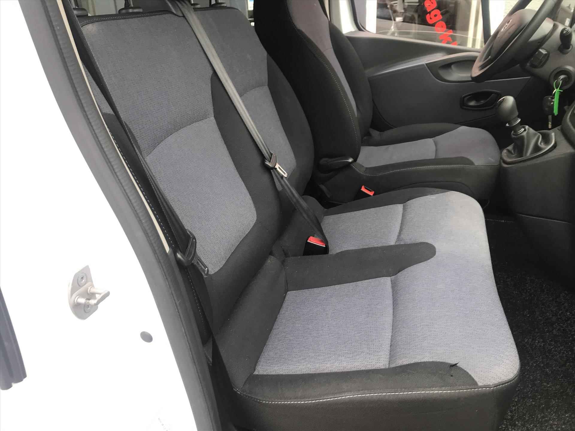 Opel Vivaro 2.0 D 66KW Dubbele Cabine Marge  nieuwstaat - 10/19