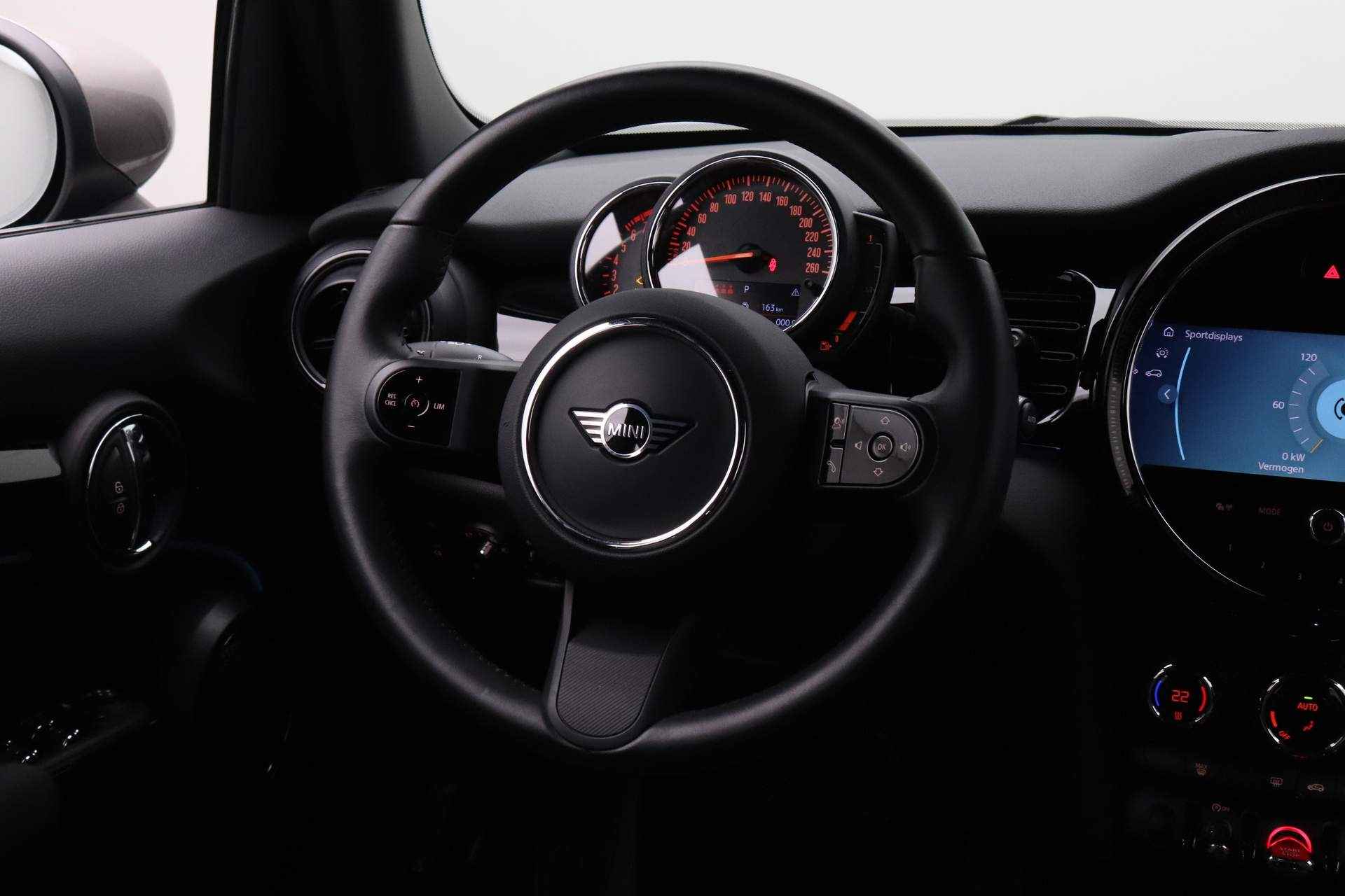 MINI 5-deurs 1.5 Cooper Camden Edition | Premium Pakket | 16" LM Victory Spoke zwart | Hemelbekleding Anthrazit | - 25/25