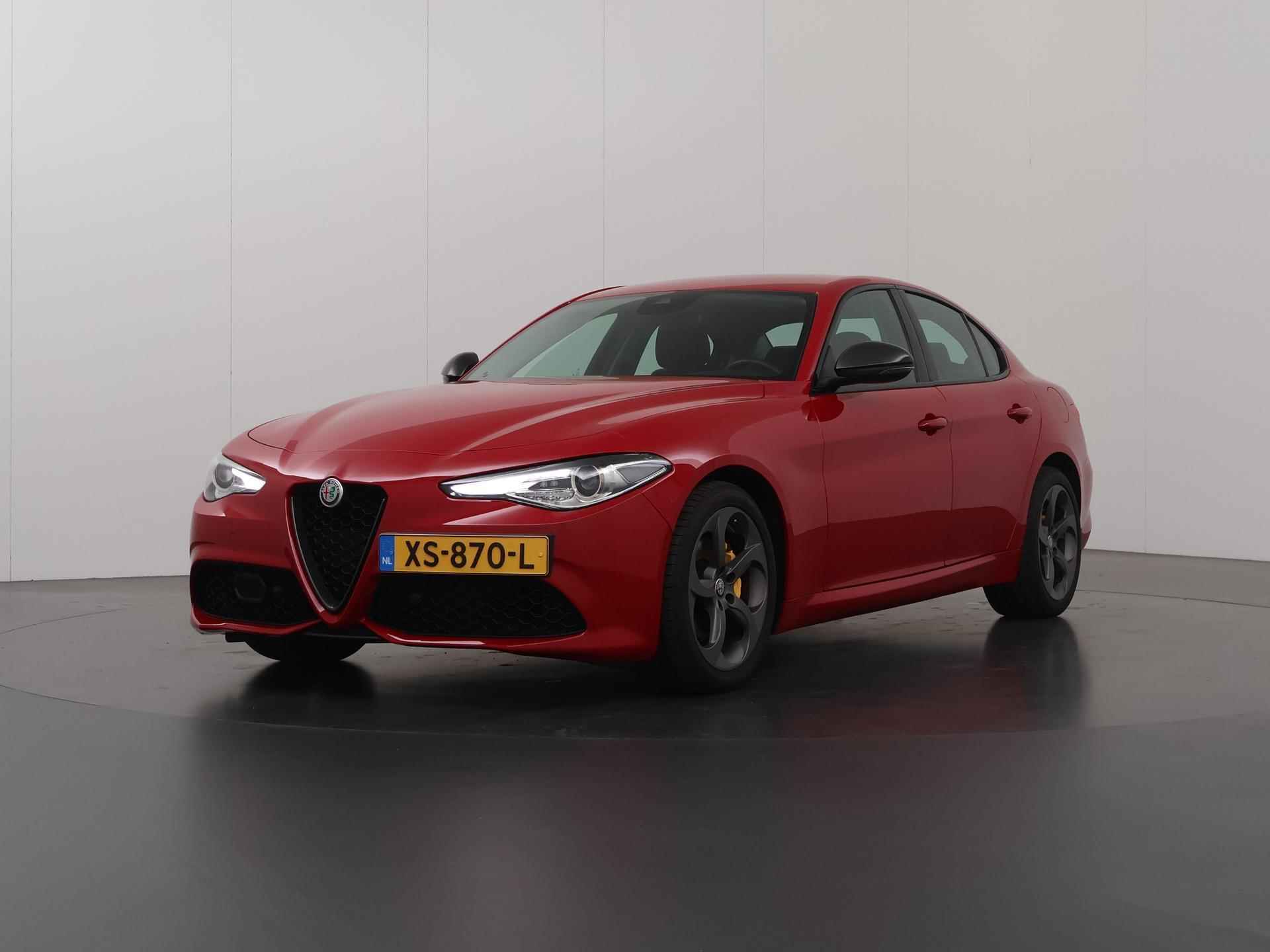 Alfa Romeo Giulia 2.0T Super | Bi-Xenon | Schakelmogelijkheid aan het Stuurwiel |  Navigatie | Parkeercamera | Pack Sportivo | Stoel&stuurwielverwarming | Keyless Go | Cruise Control | Dodehoekdetectie | - 45/45