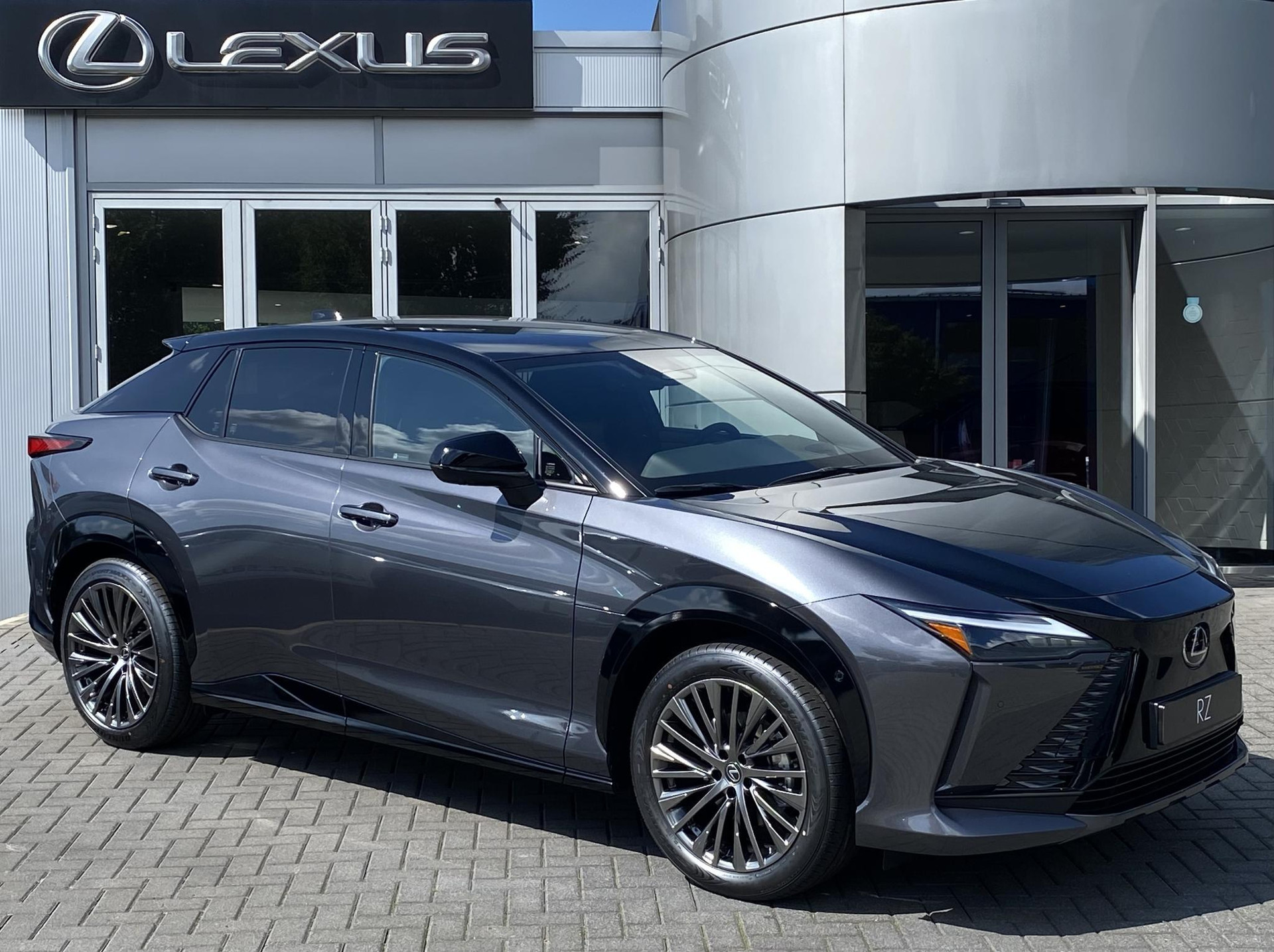 Lexus RZ 300e President Line  71 kWh PANO STOELVENT HEAD-UP 20" LM-VELGEN MARK LEVINSON