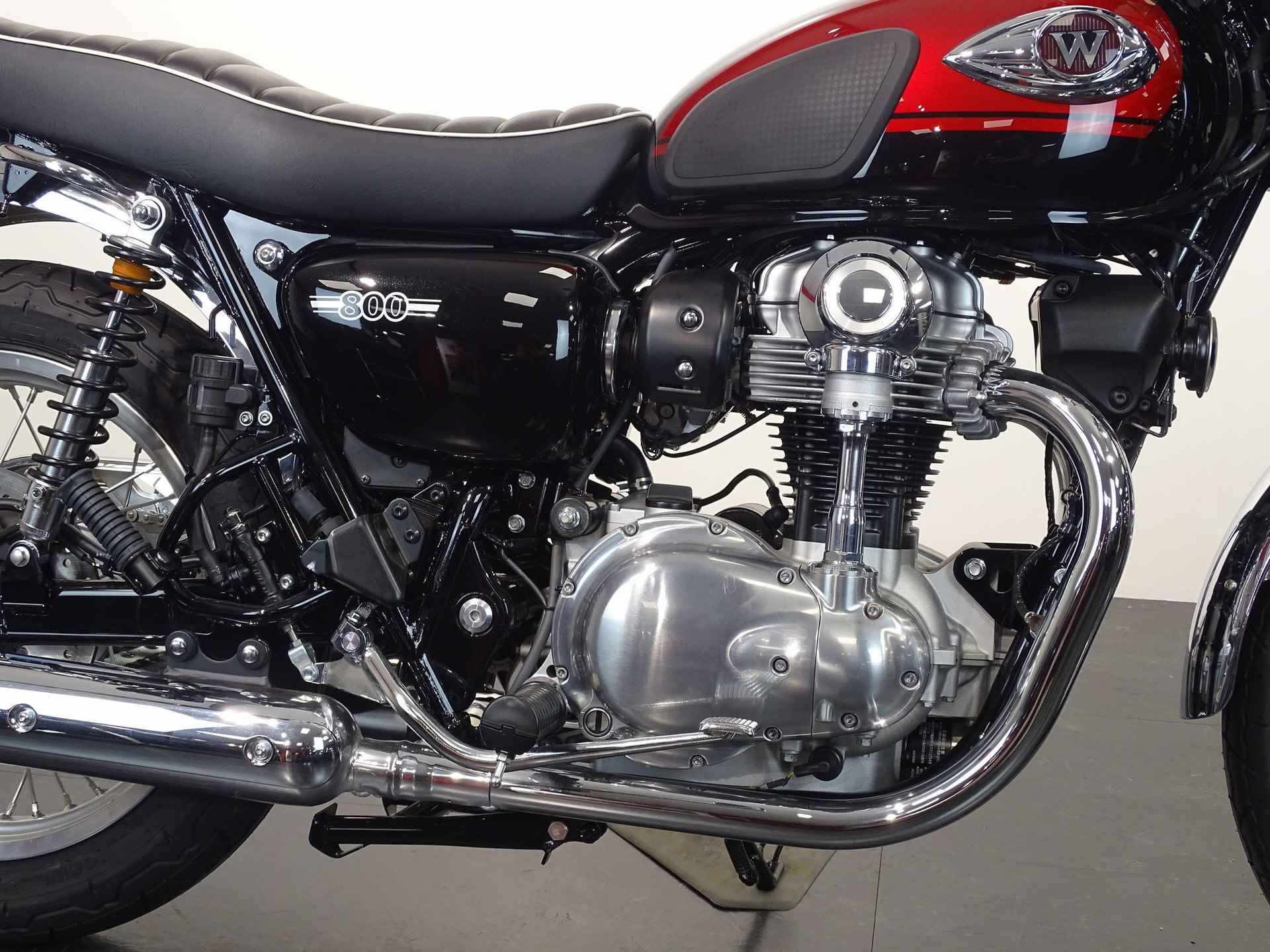 Kawasaki W800 - 4/12