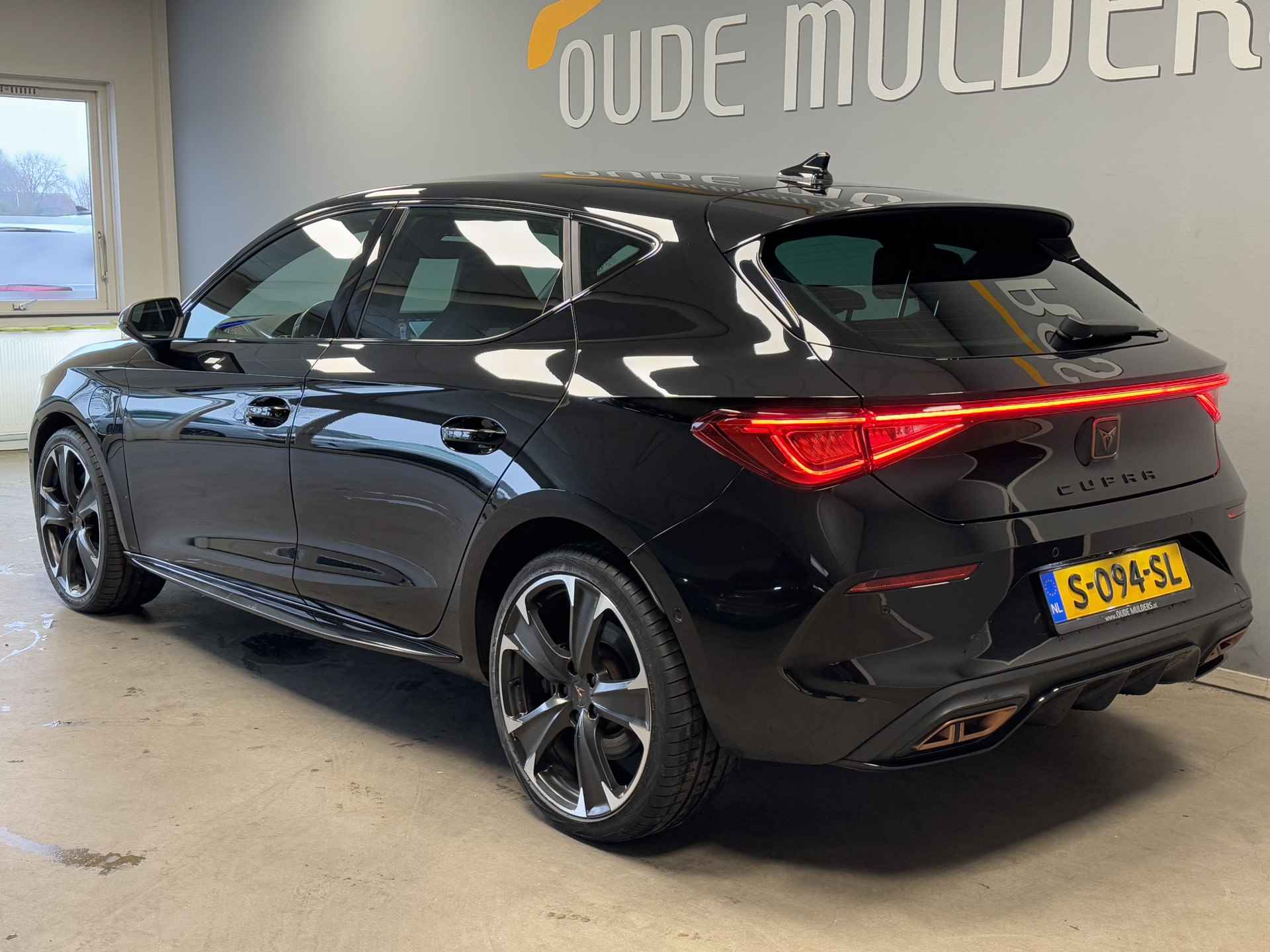 CUPRA Leon 1.4 e-Hybrid VZ FullLink/Camera/Navigatie - 3/27