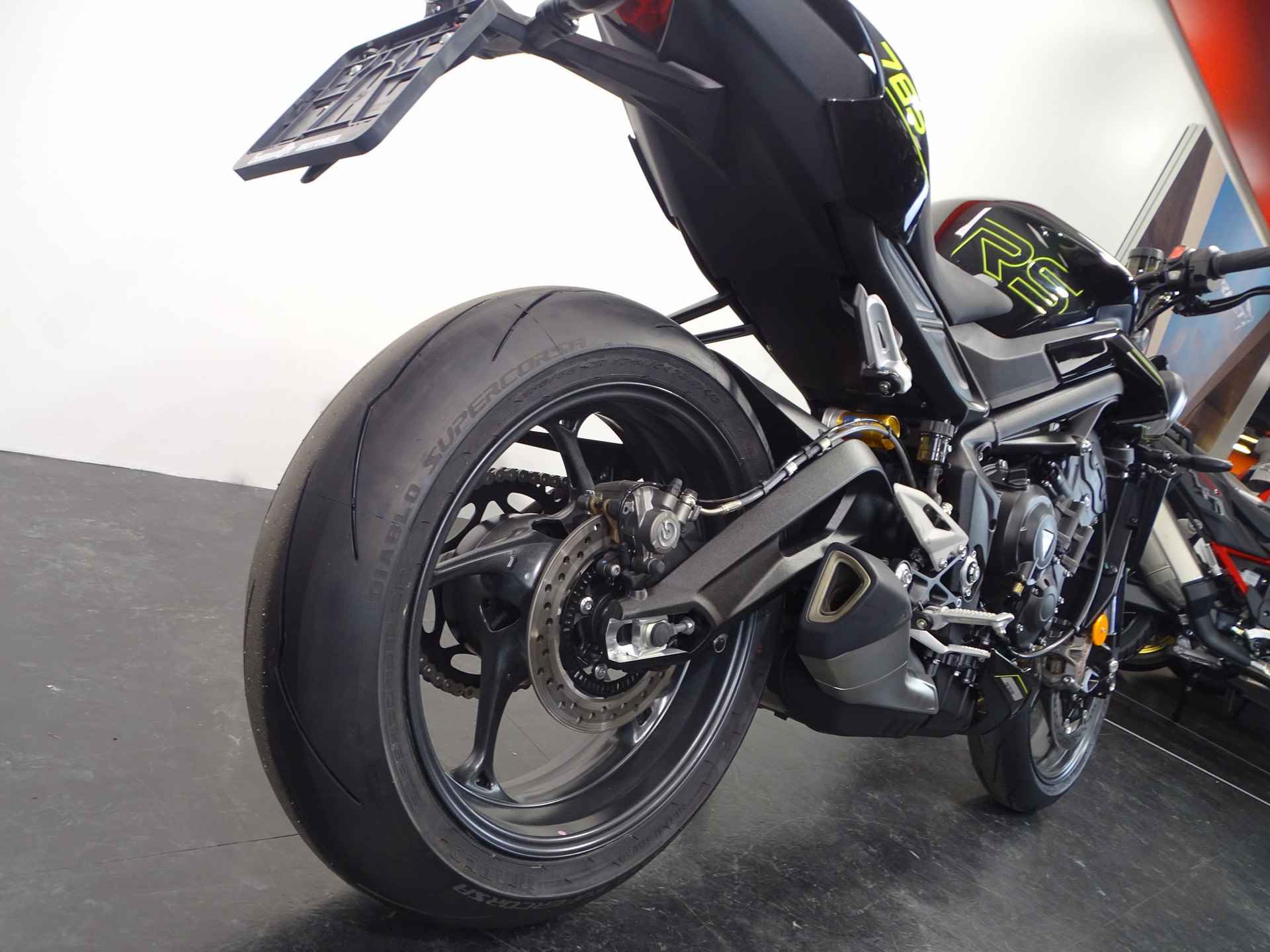 Triumph STREET TRIPLE RS - 5/6