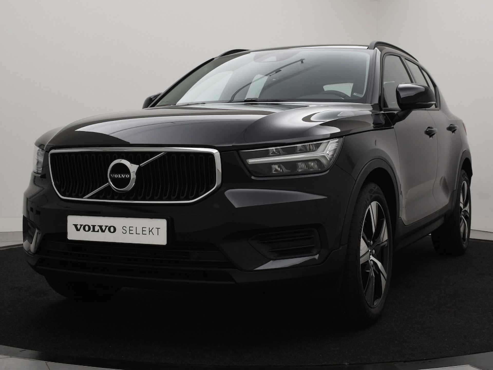 Volvo XC40 T2 MOMENTUM CORE PARK ASSIST DAB+ STOELVERWARMING VOLVO ON CALL - 2/40