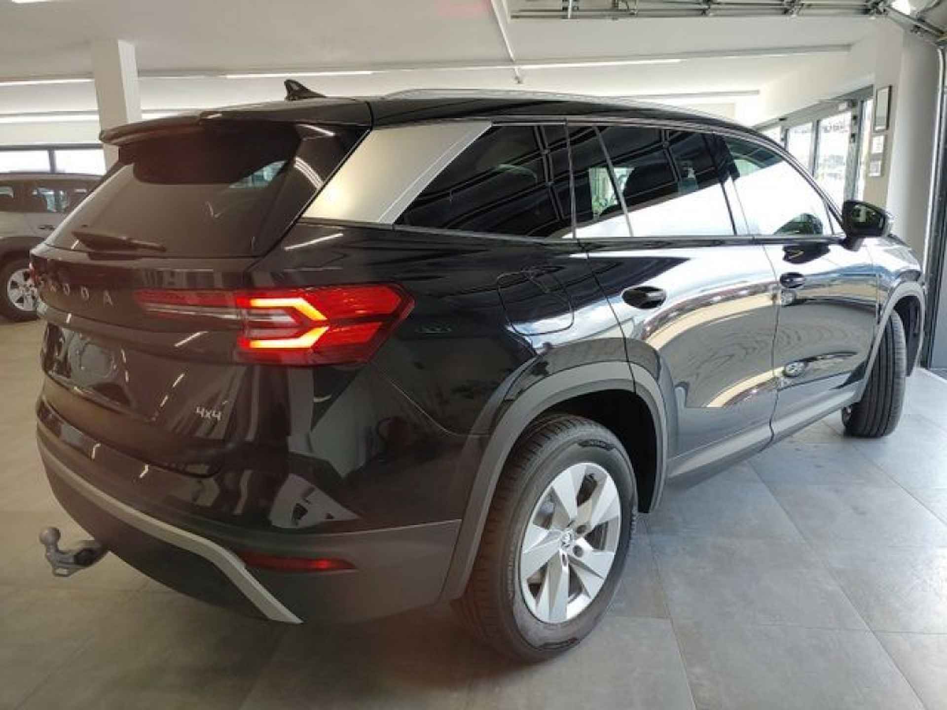 SKODA Kodiaq 2.0 TDI DSG 4X4 SELECTION TREKHAAK/NAVI/CARPLAY/STOELVERW - 5/15