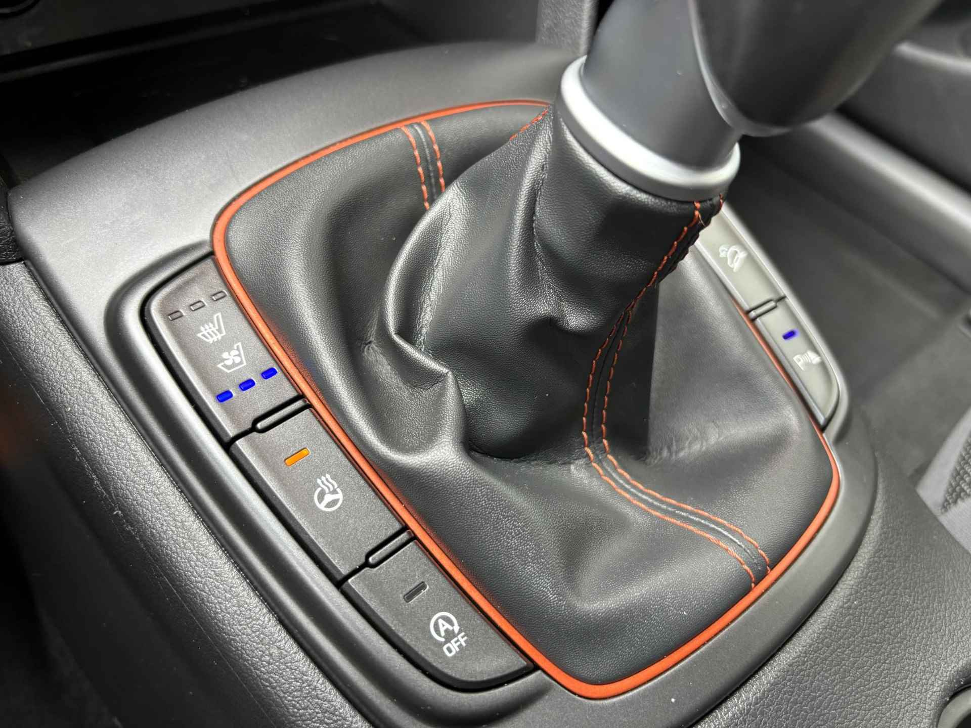 Hyundai Kona 1.0T Premium | Navigatie | Cruise Control | Climate Control | Parkeersensoren | Parkeercamera | 36Mnd. Garantie | Rijklaar! | - 27/33