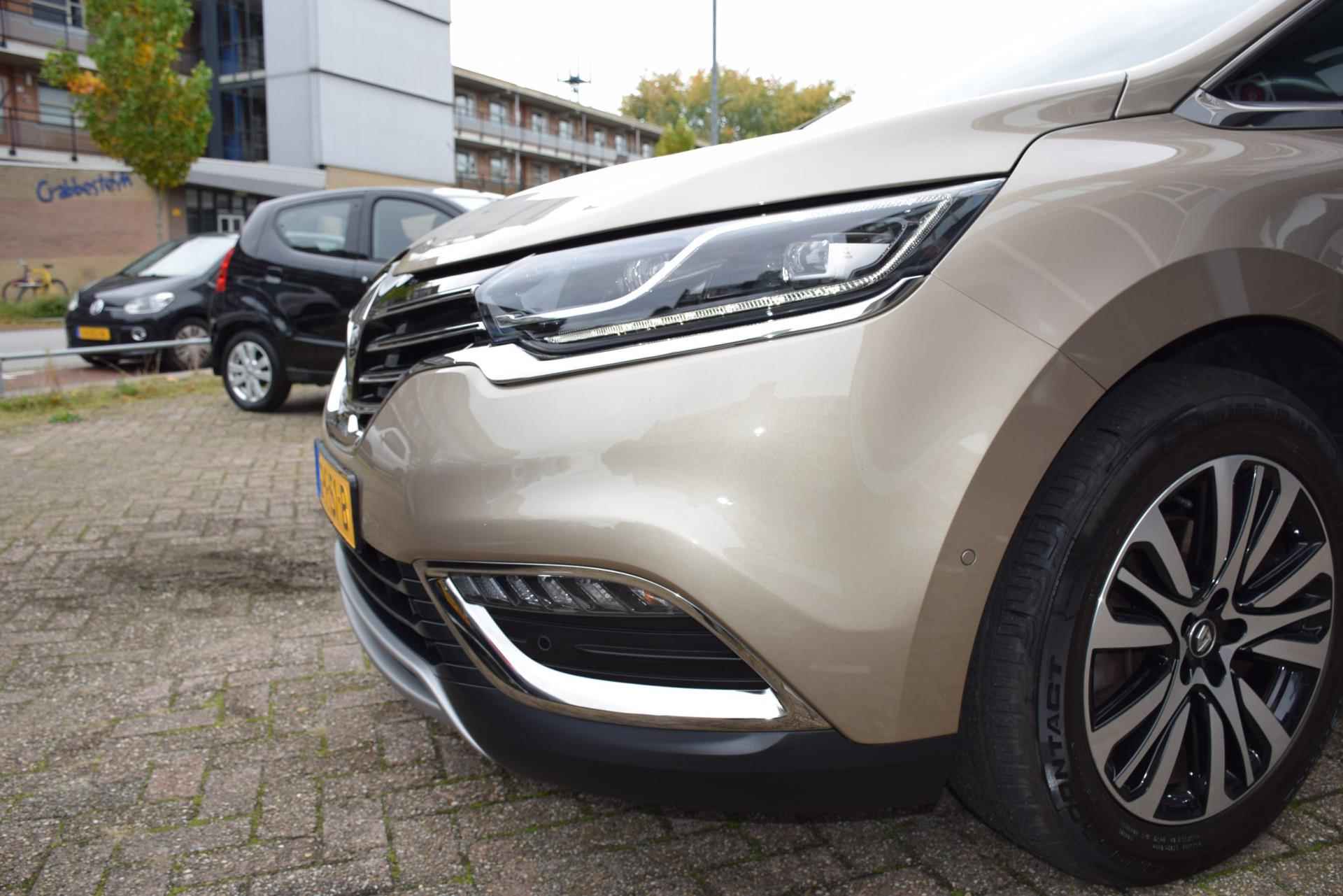 Renault ESPACE 1.6 TCe Initiale Paris 5p. Led, Leer ,Automaat , Pano dak, , PDC, Achteruitrij Camera, Sfeer verl. inparkeerhulp. - 17/85