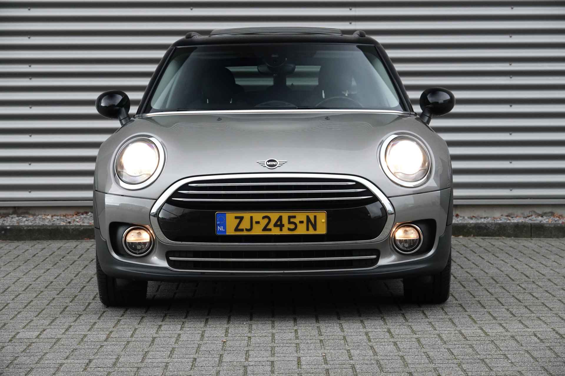 MINI Clubman 1.5 Cooper Business Edition | Panoramadak | Trekhaak | Navigatie | - 2/25