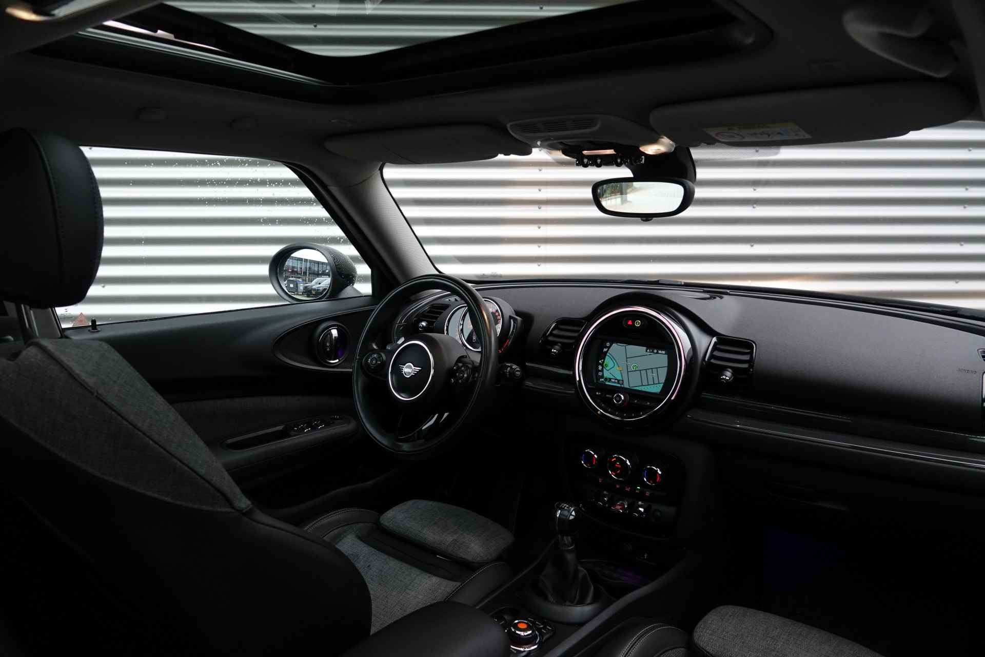 MINI Clubman 1.5 Cooper Business Edition | Panoramadak | Trekhaak | Navigatie | - 7/25