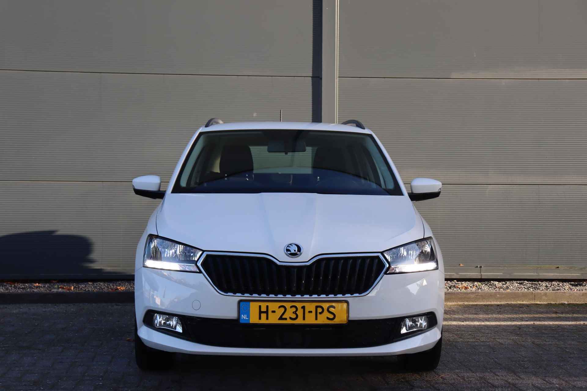 Skoda Fabia Combi 1.0 TSI Ambition / Navigatie / Airco / Carplay / - 2/29