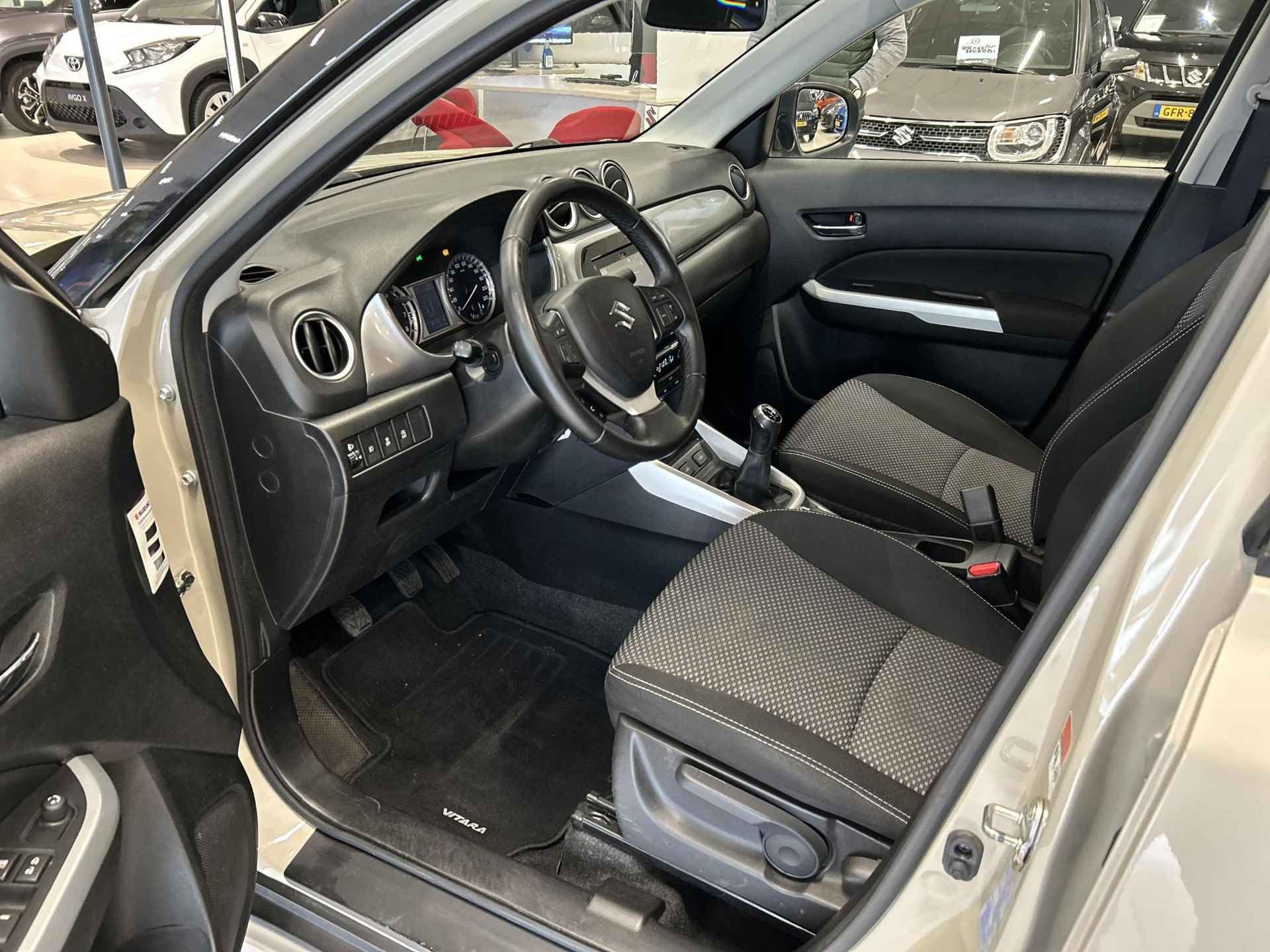 Suzuki Vitara 1.6 Exclusive - 12/26