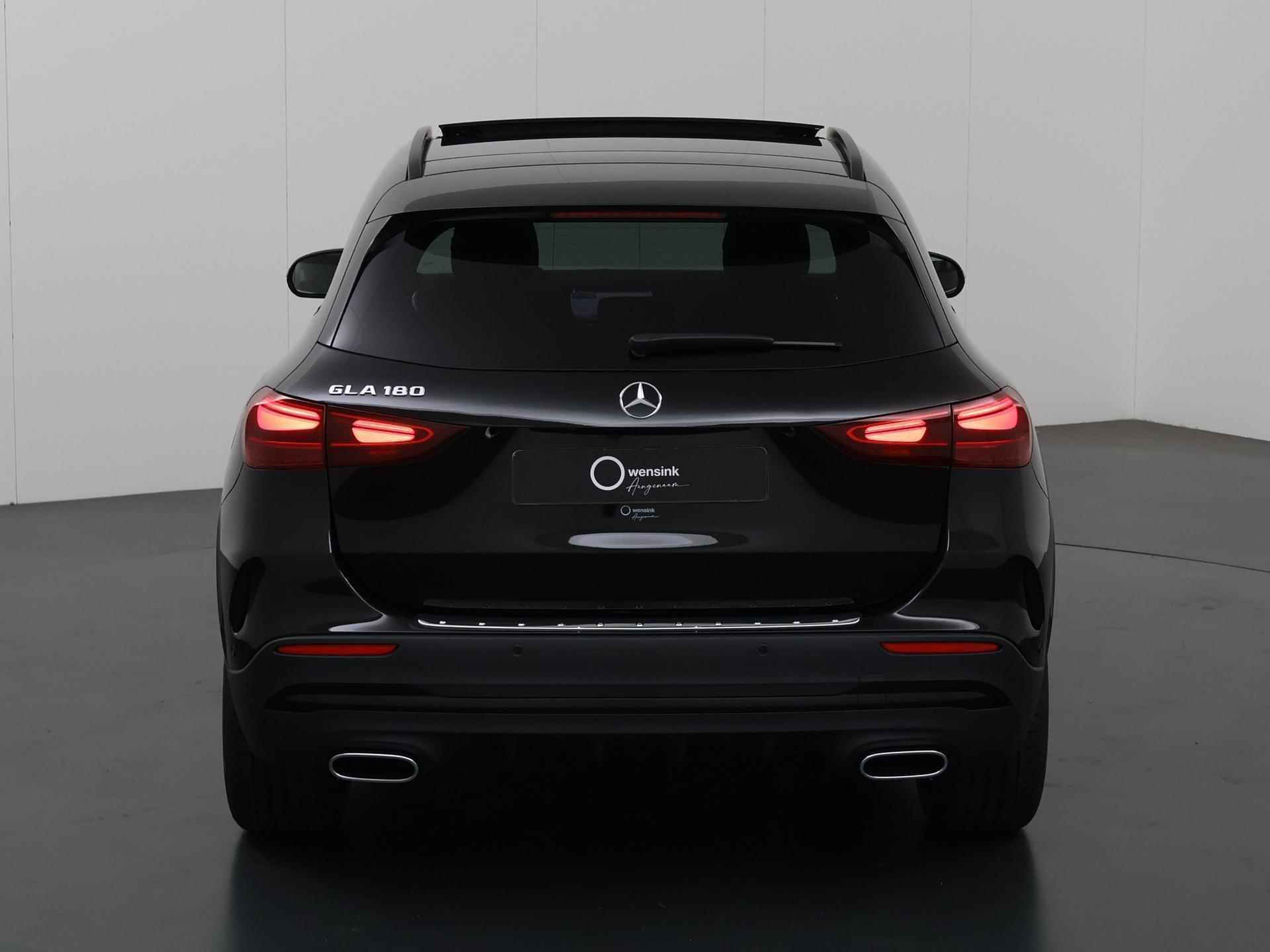 Mercedes-Benz GLA-klasse 180 AMG Line | Panoramadak | WideScreen | Sportstoelen | Navigatie | Camera | Climate Control |  DAB | Sfeerverlichting | Stoelverwarming | Ele. kofferdeksel | LED High Performance | - 5/49