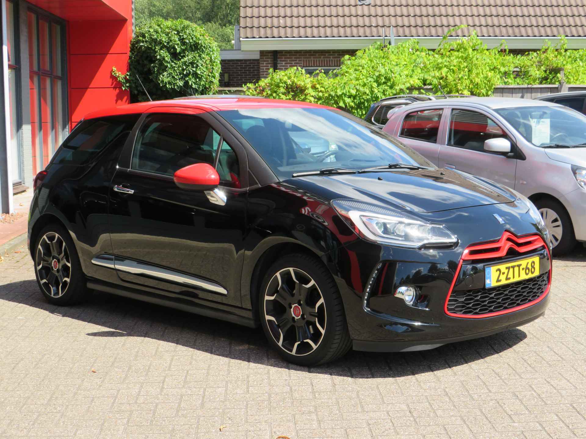 Citroën DS3 1.2 PureTech So Red| 110-PK| | Clima-Airco | Navigatie | Parkeercamera | Incl. 6 mnd garantie | Bluetooth | 1ste Eigenaar | - 5/35