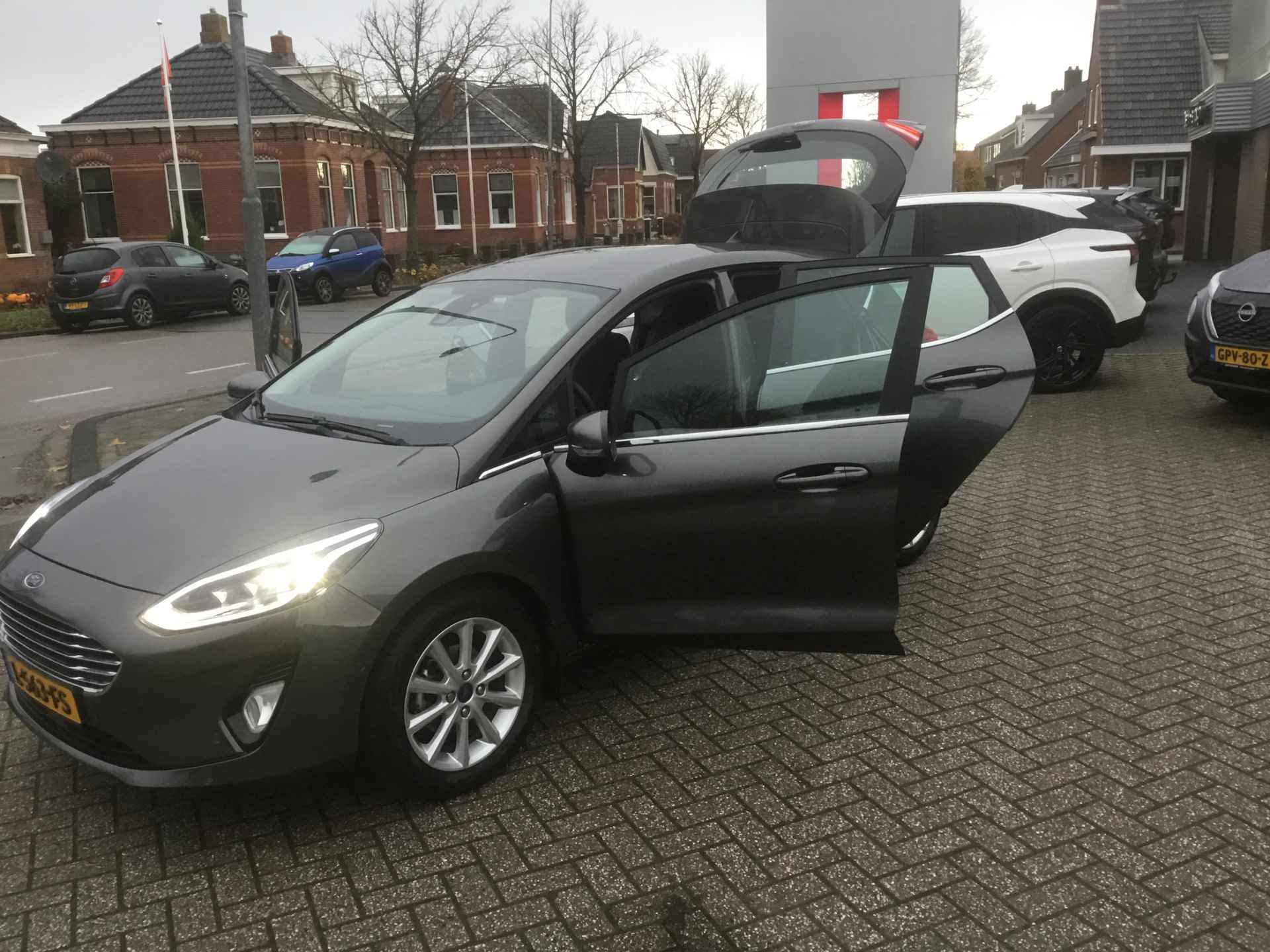 Ford Fiesta 1.0 EcoBoost Titanium X - 27/34