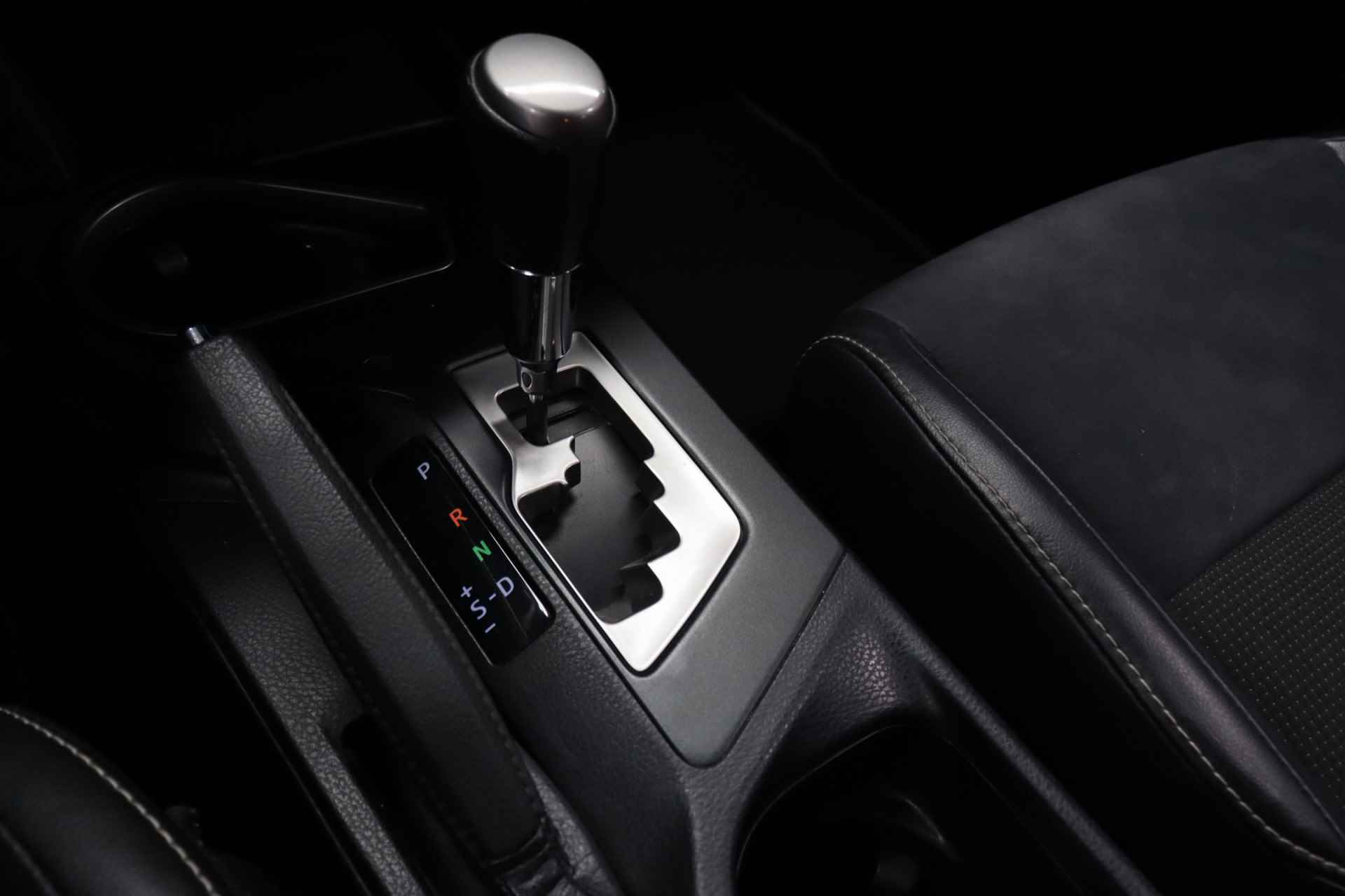 Toyota RAV4 2.5 Hybrid Style Automaat | Trekhaak | Navigatie | Clima | Camera - 14/33