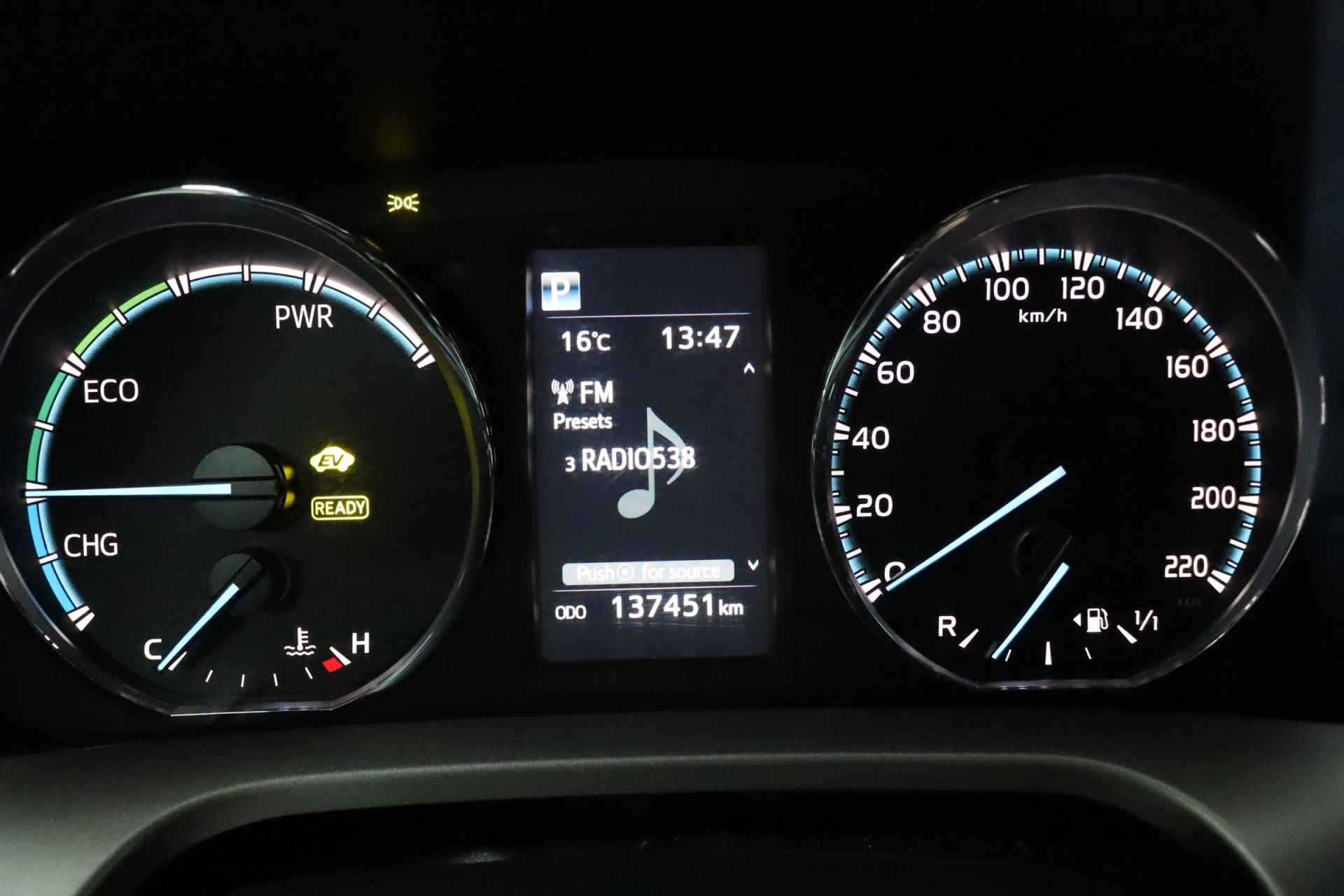 Toyota RAV4 2.5 Hybrid Style Automaat | Trekhaak | Navigatie | Clima | Camera - 17/33