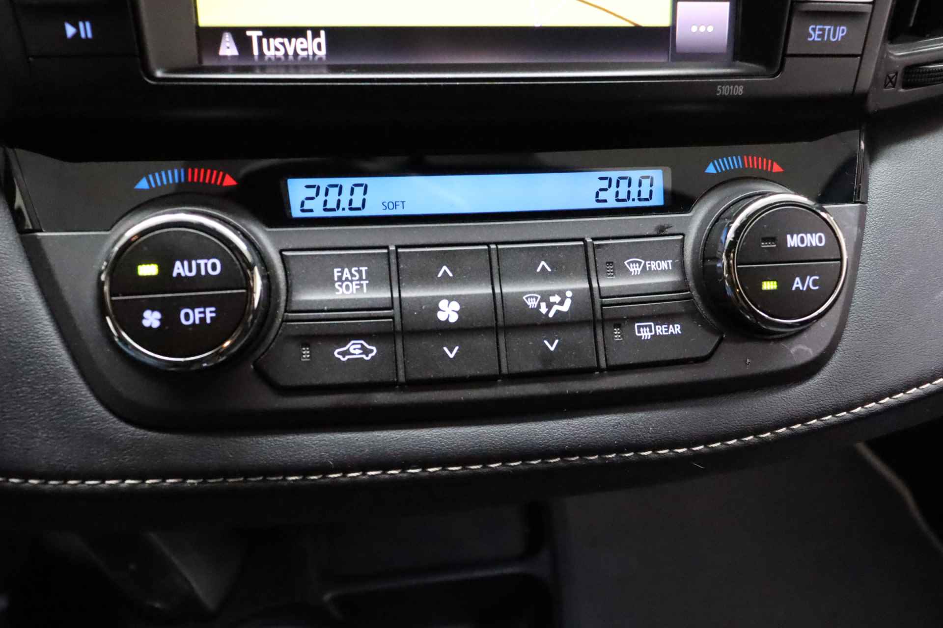 Toyota RAV4 2.5 Hybrid Style Automaat | Trekhaak | Navigatie | Clima | Camera - 19/33