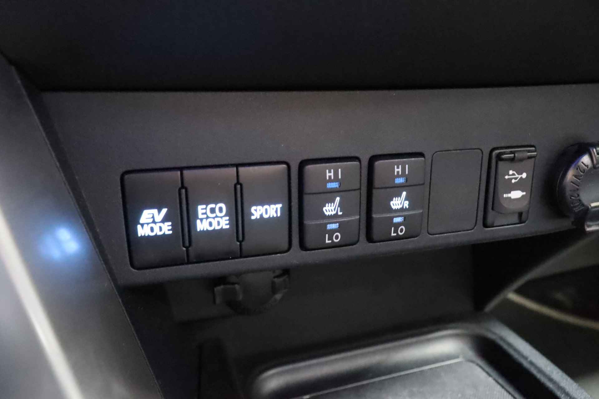 Toyota RAV4 2.5 Hybrid Style Automaat | Trekhaak | Navigatie | Clima | Camera - 26/33