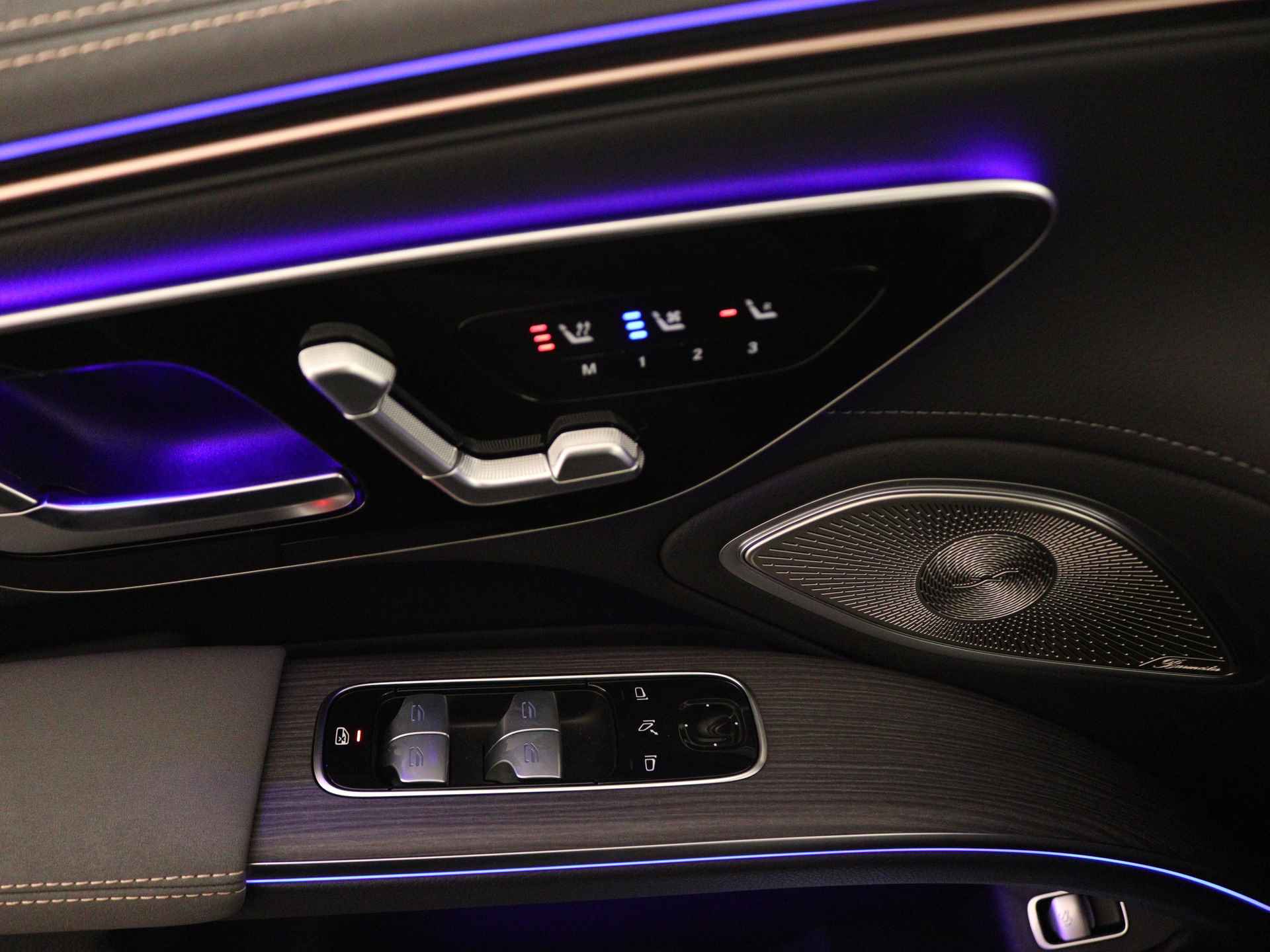 Mercedes-Benz EQS 580 4MATIC AMG Line 108kWh | Achterasbesturing 10° | Garagedeuropener | Voorruit verwarmd | Nightpakket | MBUX Augmented reality | Akoestiek comfortpakket |  KEYLESS GO-comfortpakket | Rij-assistentiepakket Plus | - 28/38