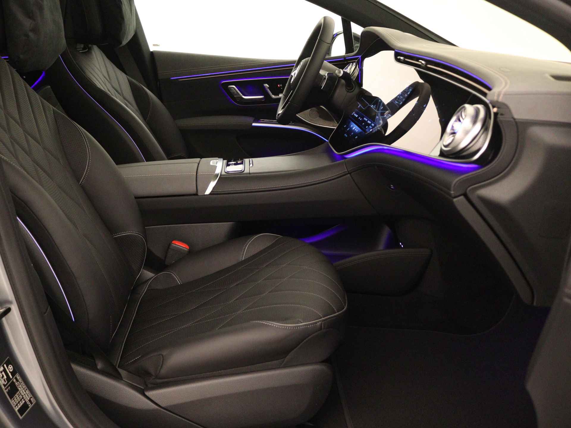 Mercedes-Benz EQS 580 4MATIC AMG Line 108kWh | Achterasbesturing 10° | Garagedeuropener | Voorruit verwarmd | Nightpakket | MBUX Augmented reality | Akoestiek comfortpakket |  KEYLESS GO-comfortpakket | Rij-assistentiepakket Plus | - 33/38