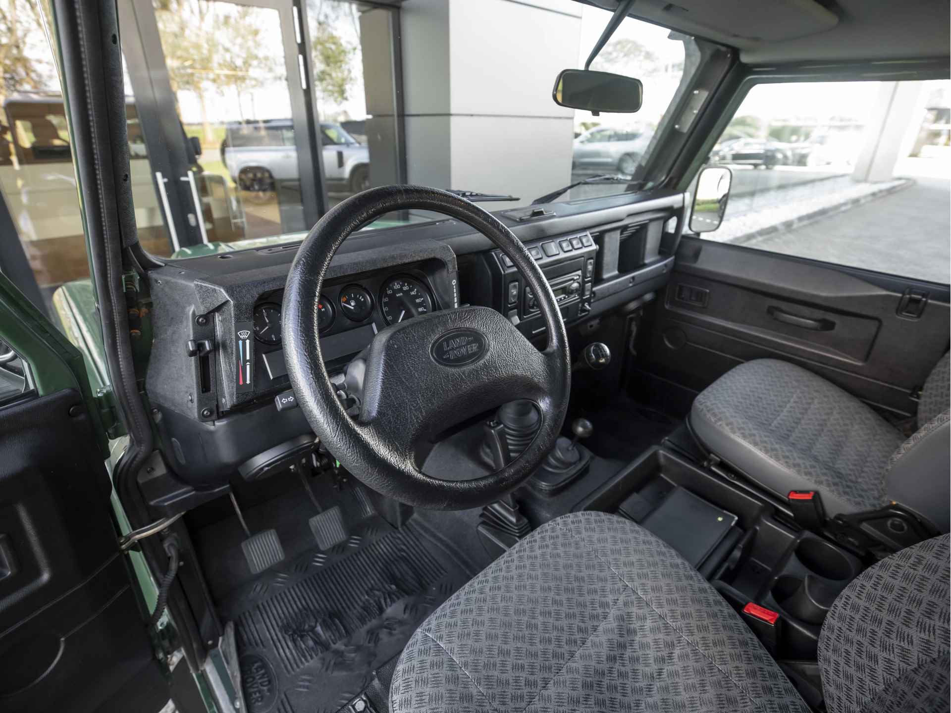 Land Rover Defender 2.5 Td5 Hard Top 90" S | Uniek | Uitstekende Conditie | Origineel | Nieuw door ons geleverd | - 6/39
