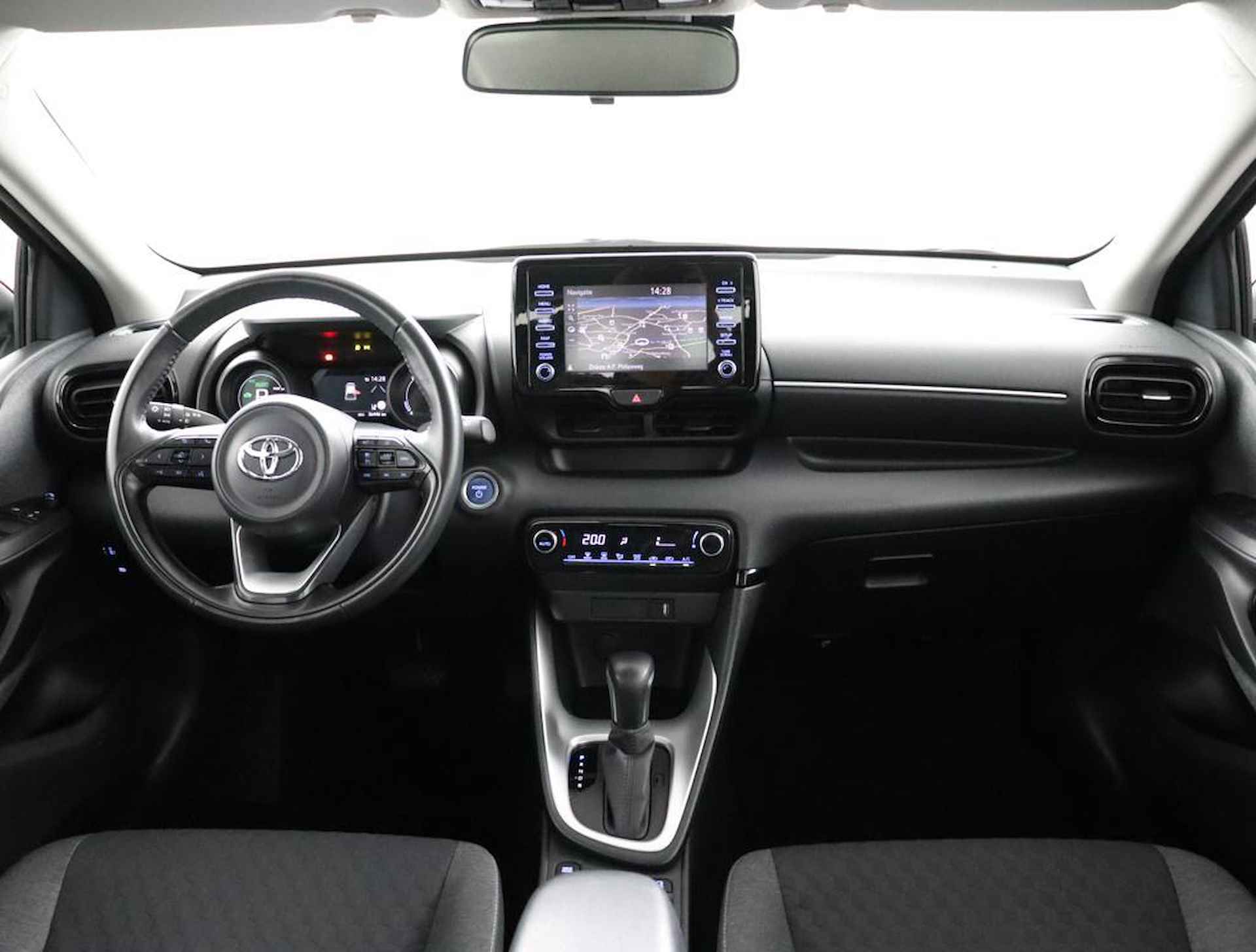 Toyota Yaris 1.5 Hybrid Dynamic | Navigatie | Cruise control | Apple carplay & Android auto | - 4/49