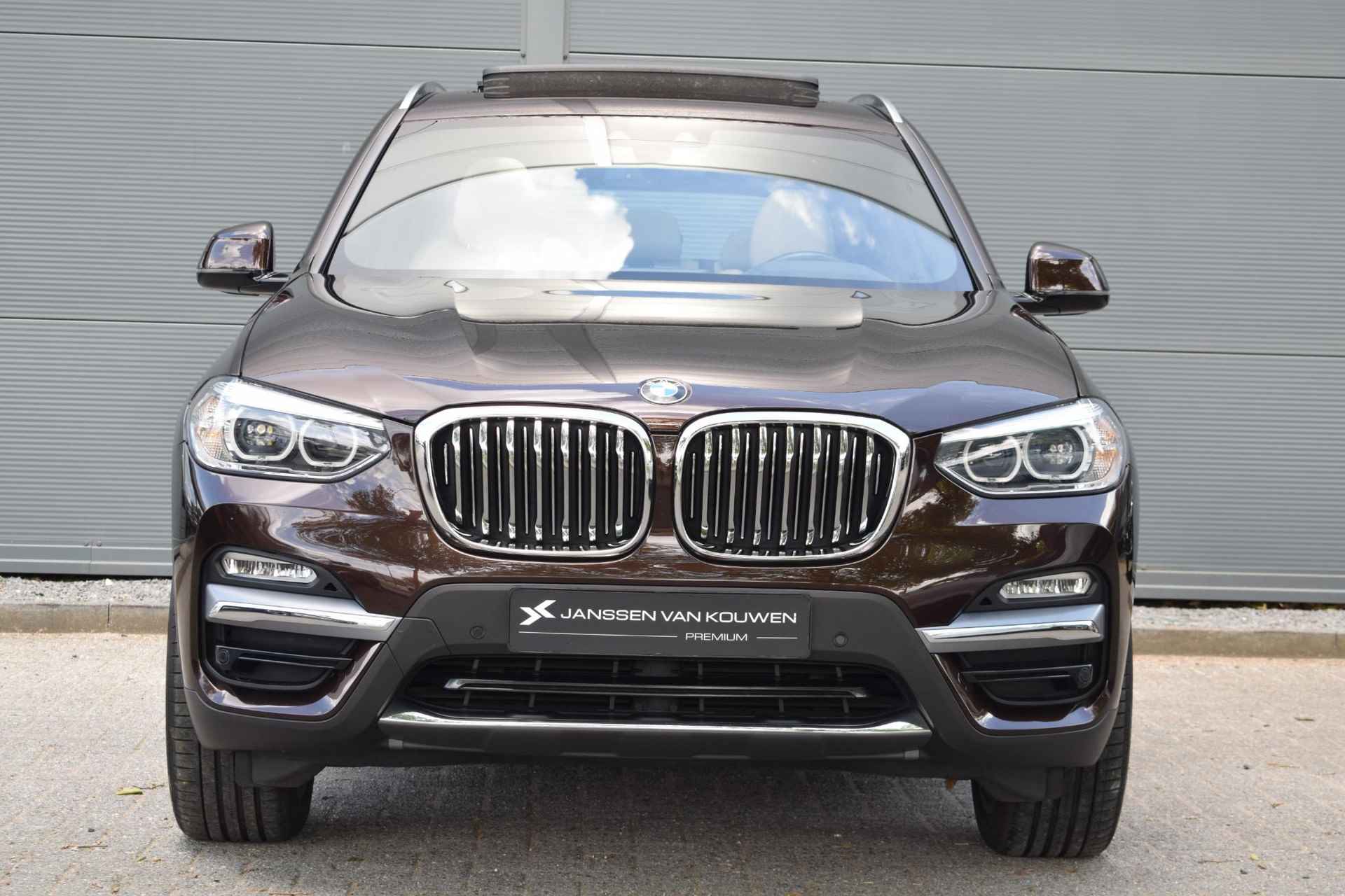 BMW X3 xDrive20i High Executive / Trekhaak Elektrisch / Panoramadak / Head Up - 2/65