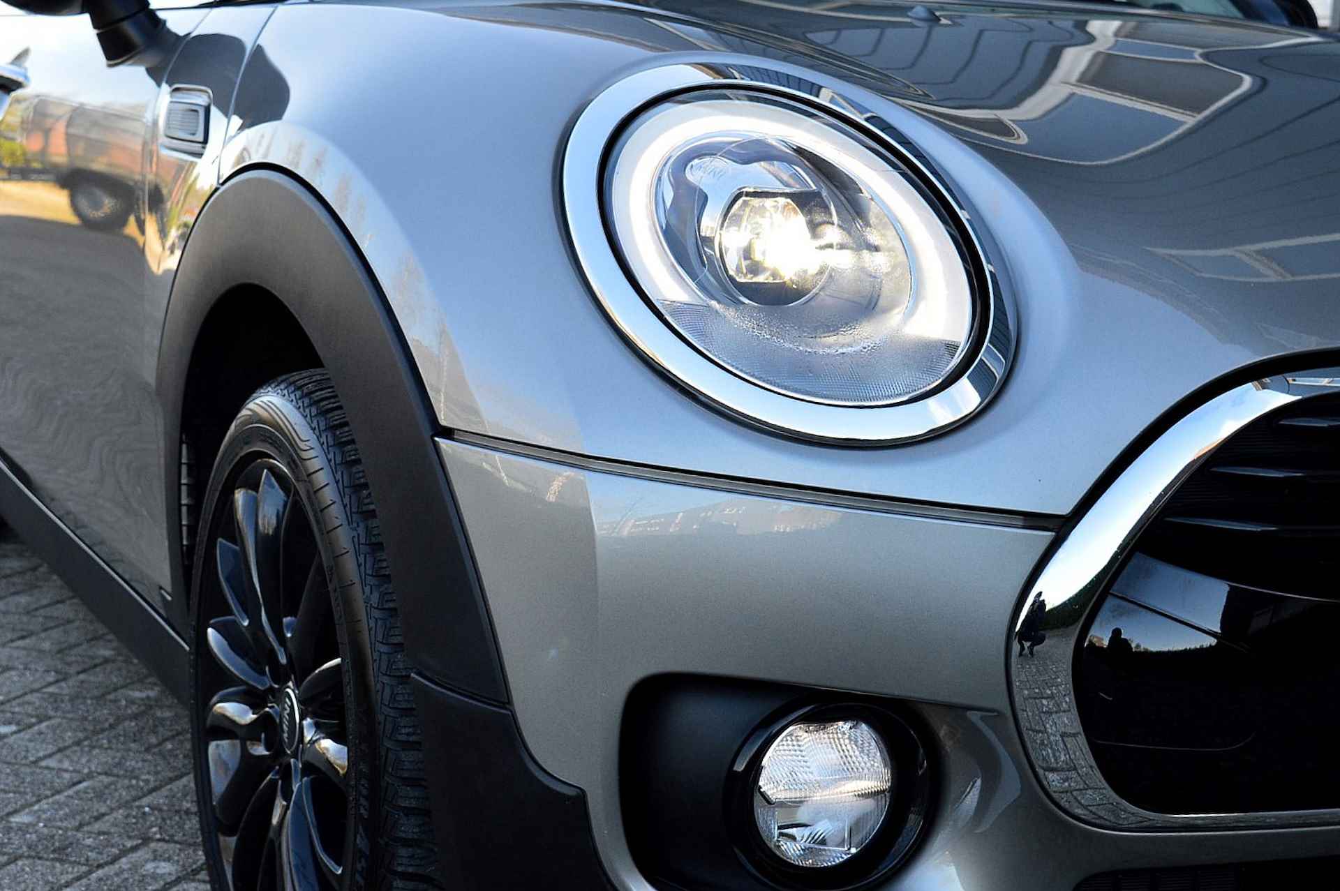 MINI Clubman 1.5 Cooper Pepper Serious Business Rijklaarprijs-Garantie Navigatie Leder sport Interieur Led - 7/35