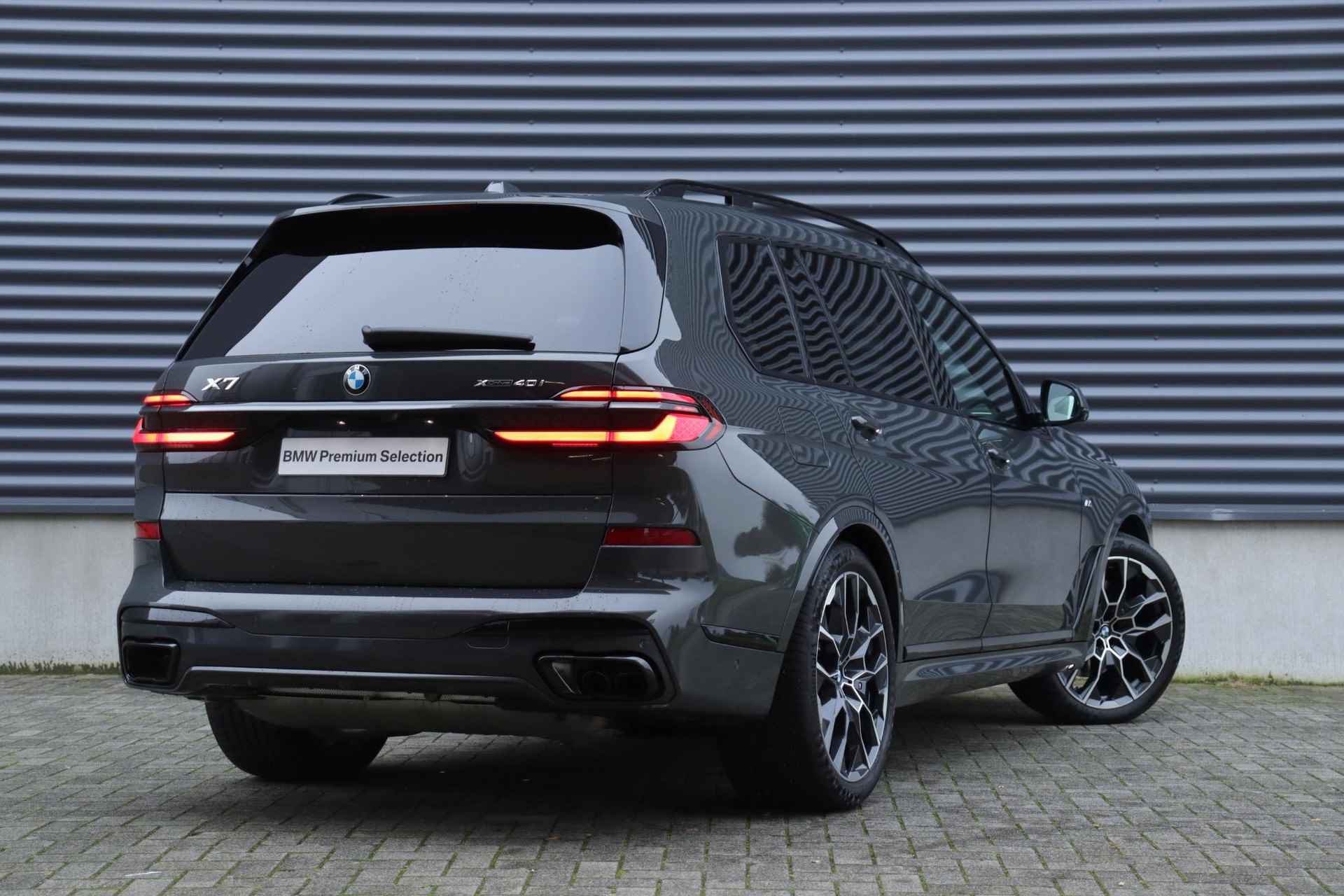 BMW X7 xDrive40i | High Executive | M Sportpakket Pro | Panodak Skylounge | Head-Up | Trekhaak | Driving Assistant Prof. | Harman Kardon | Massage | Soft Close | Stoelventilatie | 22'' LMV - 2/42