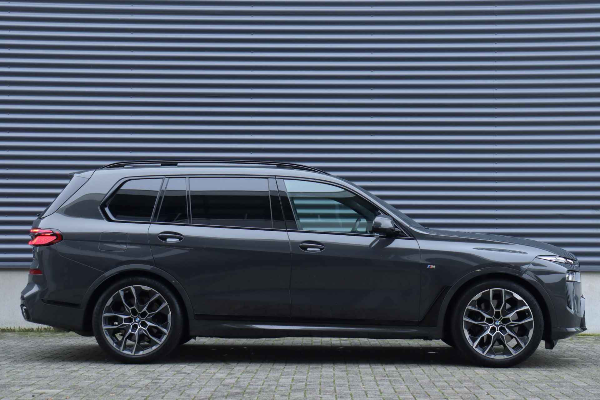 BMW X7 xDrive40i | High Executive | M Sportpakket Pro | Panodak Skylounge | Head-Up | Trekhaak | Driving Assistant Prof. | Harman Kardon | Massage | Soft Close | Stoelventilatie | 22'' LMV - 5/42