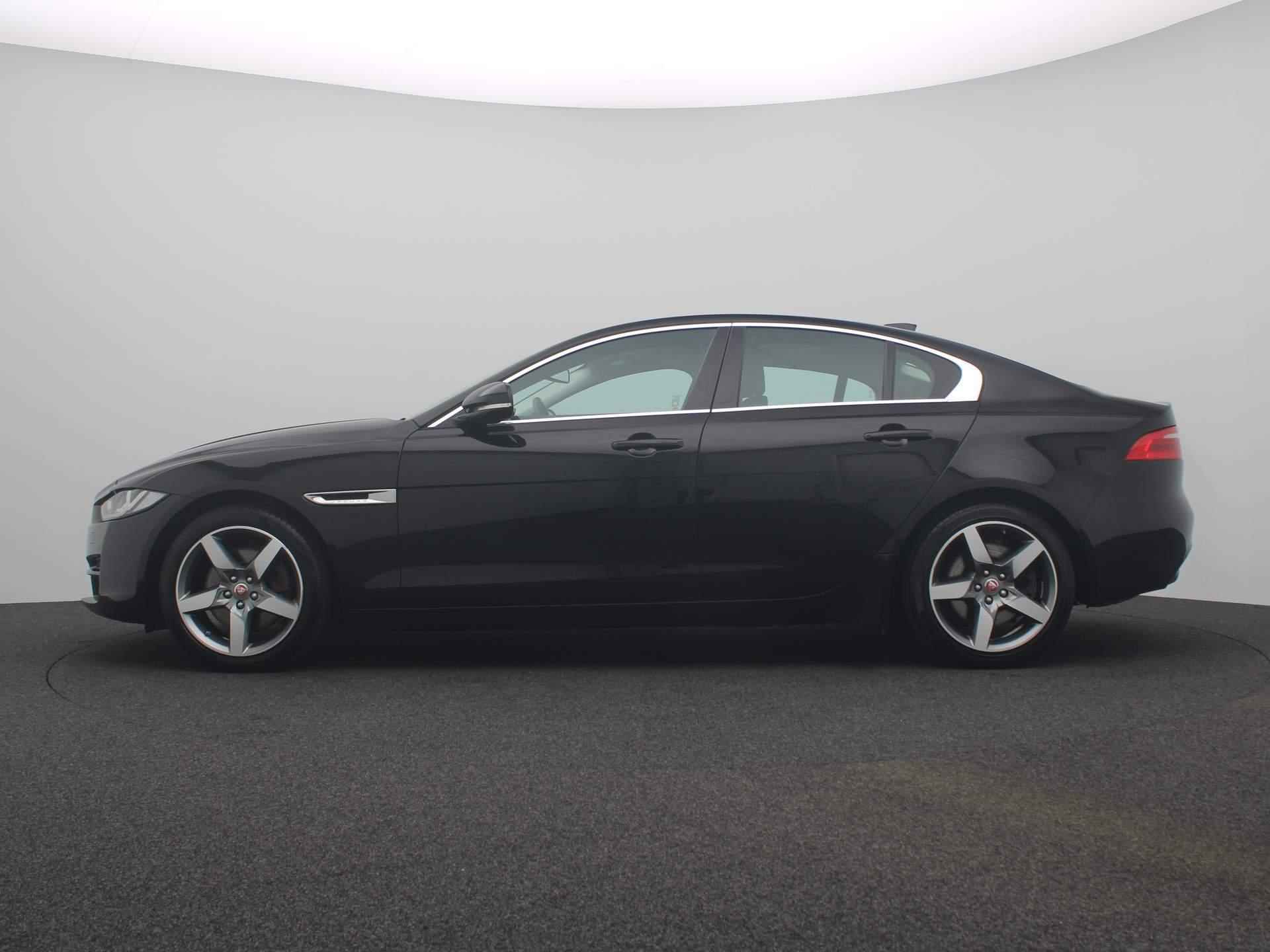 Jaguar XE 2.0 Prestige | 100% Dealer onderh. | Lederen bekl. | Stoelverw. | Parkeercamera | - 2/41