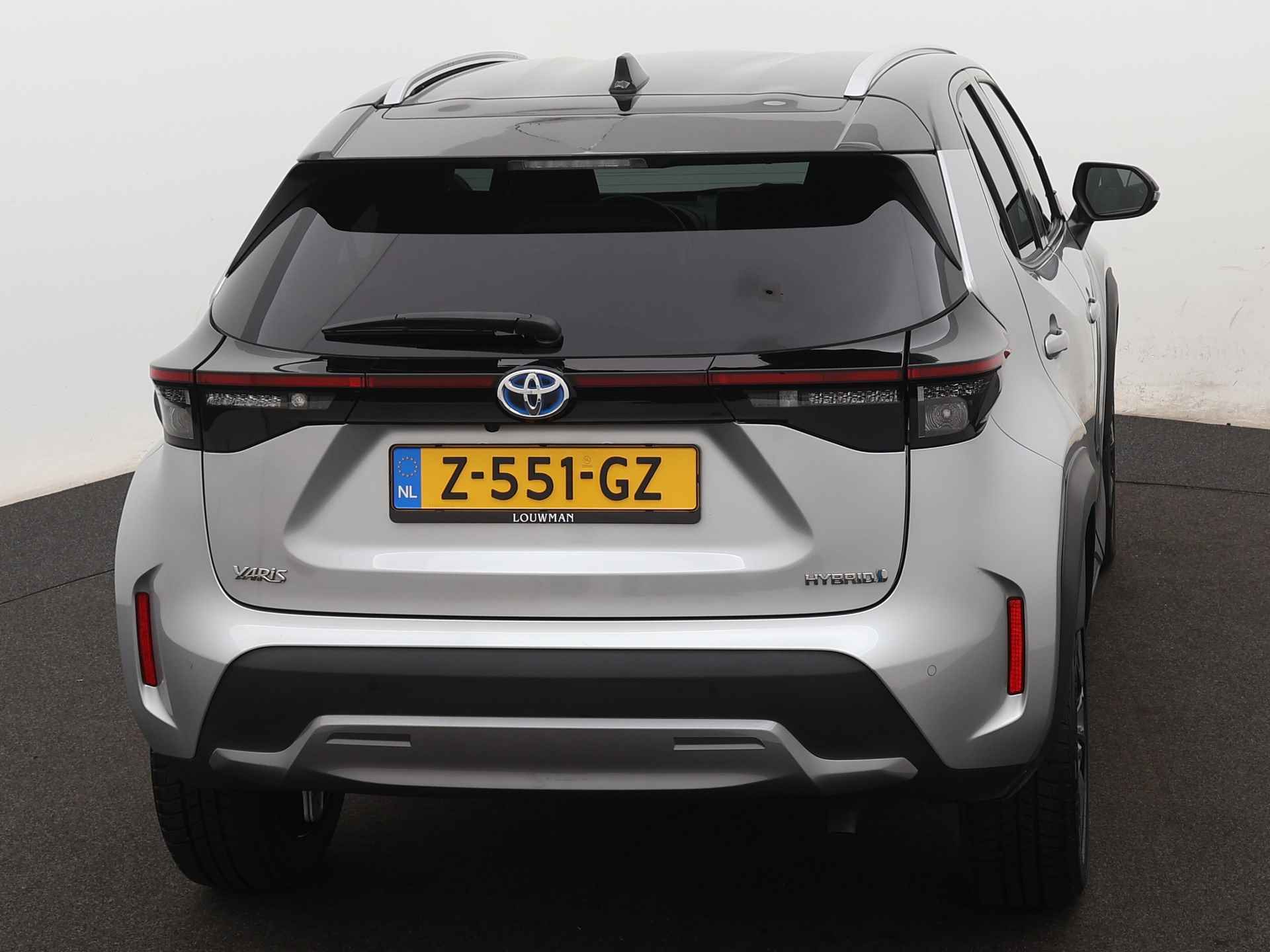 Toyota Yaris Cross 1.5 Hybrid Adventure Limited | Stoel & stuurverwarming  | Elektrische achterklep | Parkeersensoren voor & achter | - 30/47