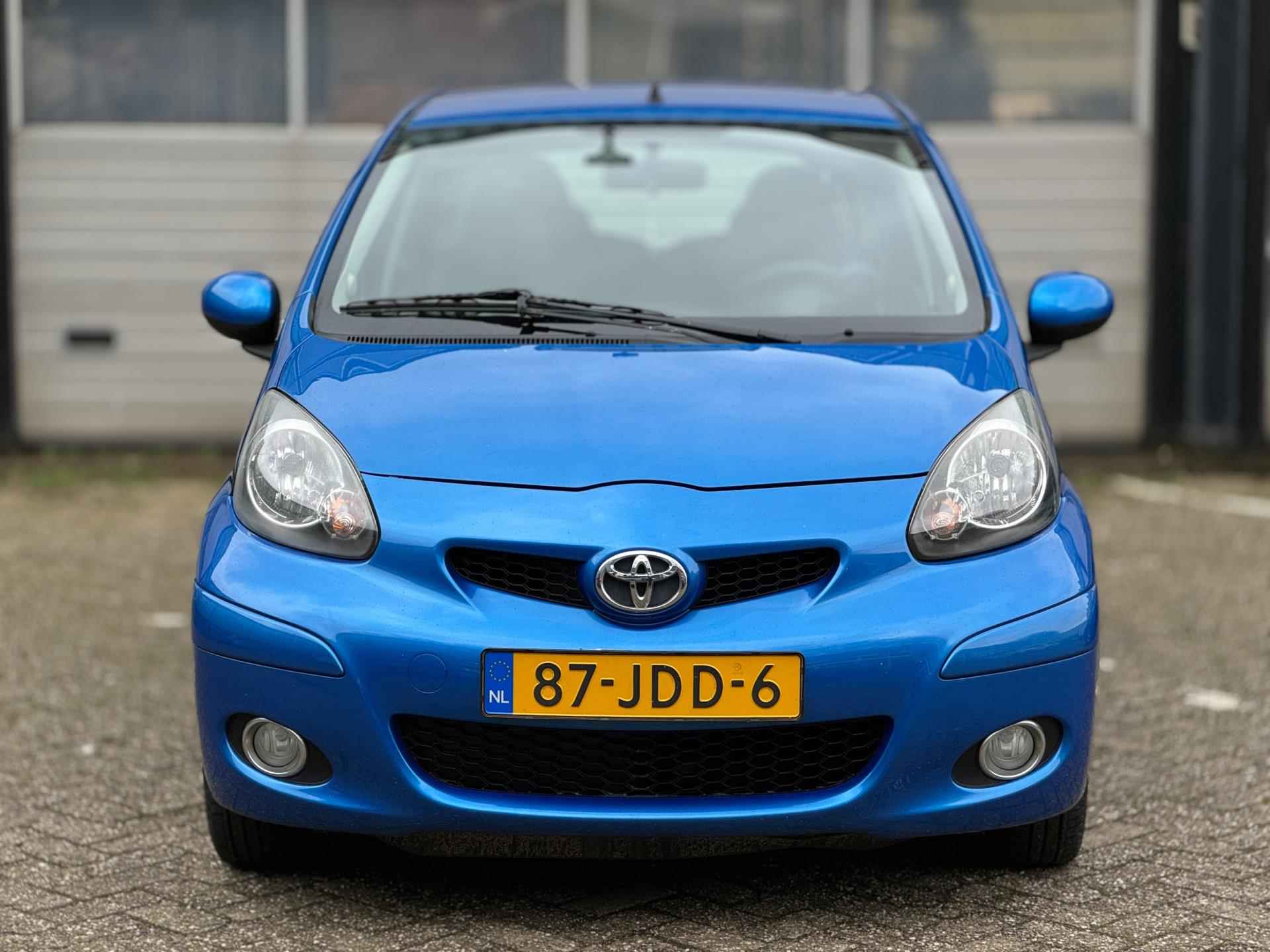 Toyota Aygo 1.0-12V|Airco|Lage KM|5drs|Topstaat|Toerenteller|Special Blue|LM velgen|Boekjes|Zeer nette auto± - 3/34