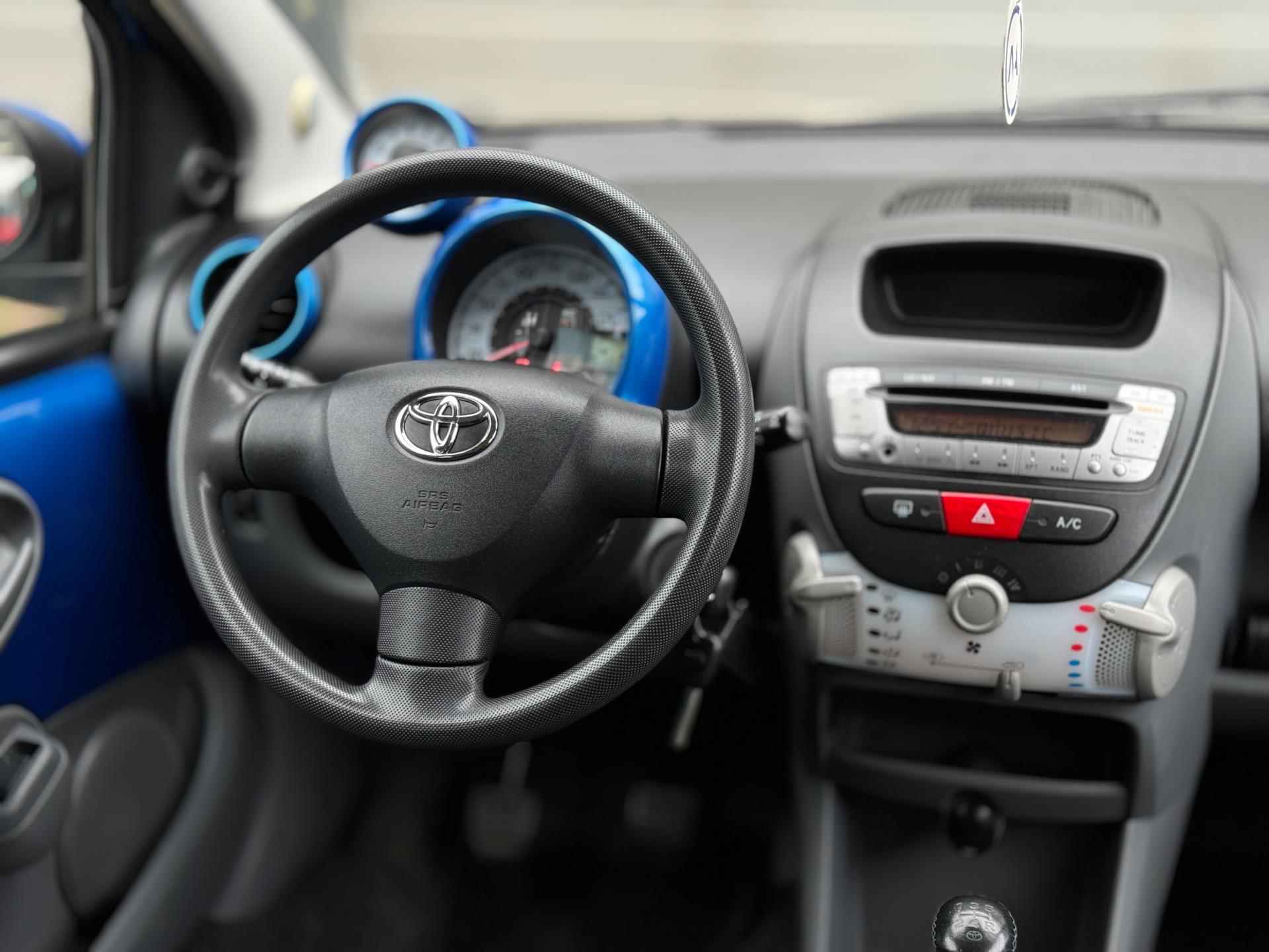 Toyota Aygo 1.0-12V|Airco|Lage KM|5drs|Topstaat|Toerenteller|Special Blue|LM velgen|Boekjes|Zeer nette auto± - 6/34