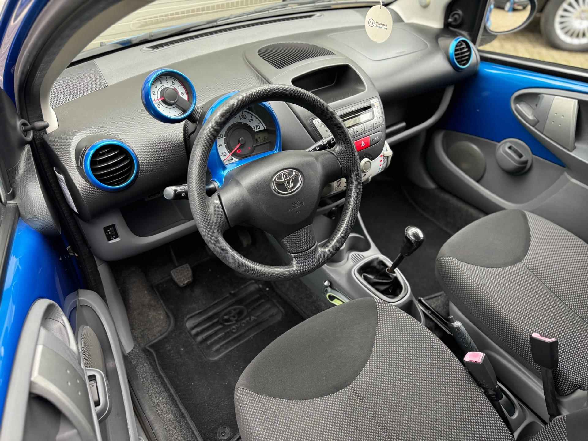 Toyota Aygo 1.0-12V|Airco|Lage KM|5drs|Topstaat|Toerenteller|Special Blue|LM velgen|Boekjes|Zeer nette auto± - 28/34