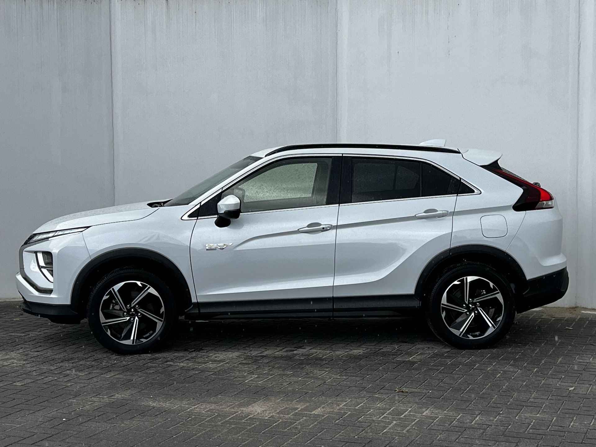 Mitsubishi Eclipse Cross 2.4 PHEV Intense 4WD S-AWC / EAER bereik 45 km / EAER bereik stad 55 km / 1500kg Trekgewicht / Afneembare Trekhaak /  Navigatie via Apple Carplay of Android Auto / - 10/49