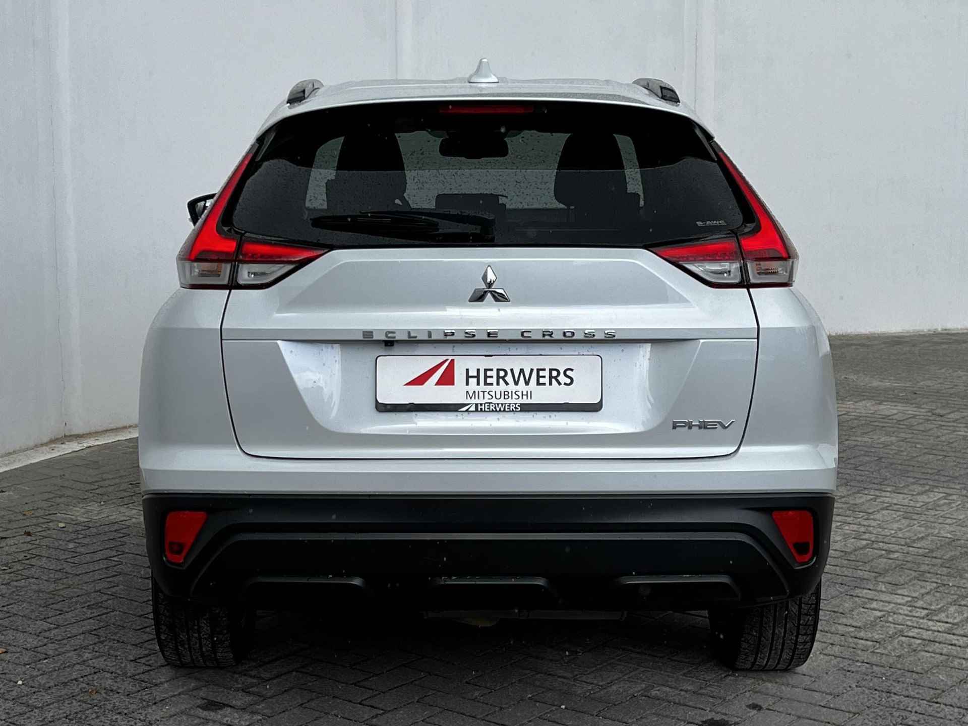 Mitsubishi Eclipse Cross 2.4 PHEV Intense 4WD S-AWC / EAER bereik 45 km / EAER bereik stad 55 km / 1500kg Trekgewicht / Afneembare Trekhaak /  Navigatie via Apple Carplay of Android Auto / - 30/49