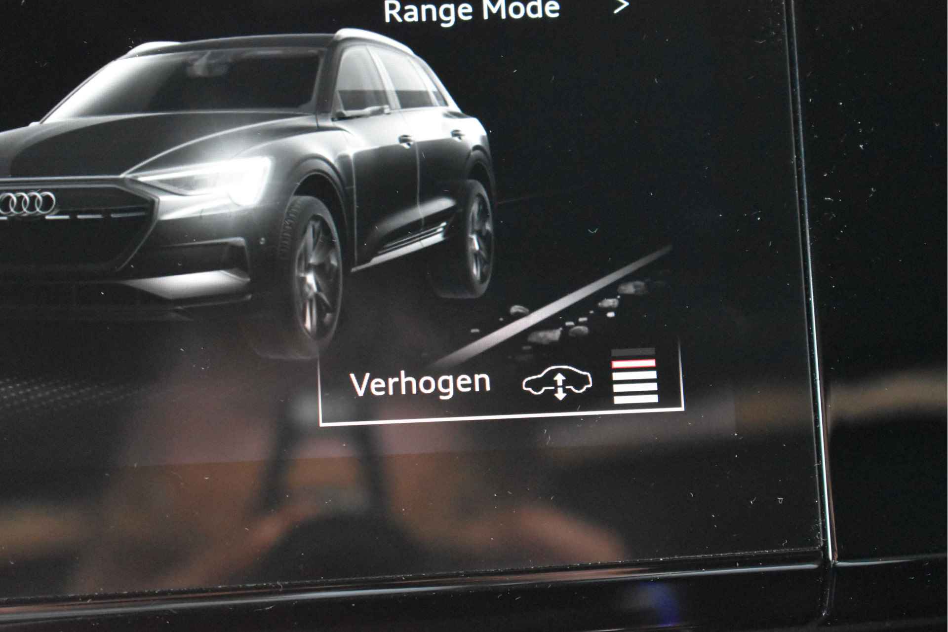 Audi Q8 e-tron 50 quattro S Edition 95 kWh 2x S-Line | NL-Auto | Luchtvering | Pano.dak | Carplay | Virtual Cockpit | Full LED | NAP - 65/79