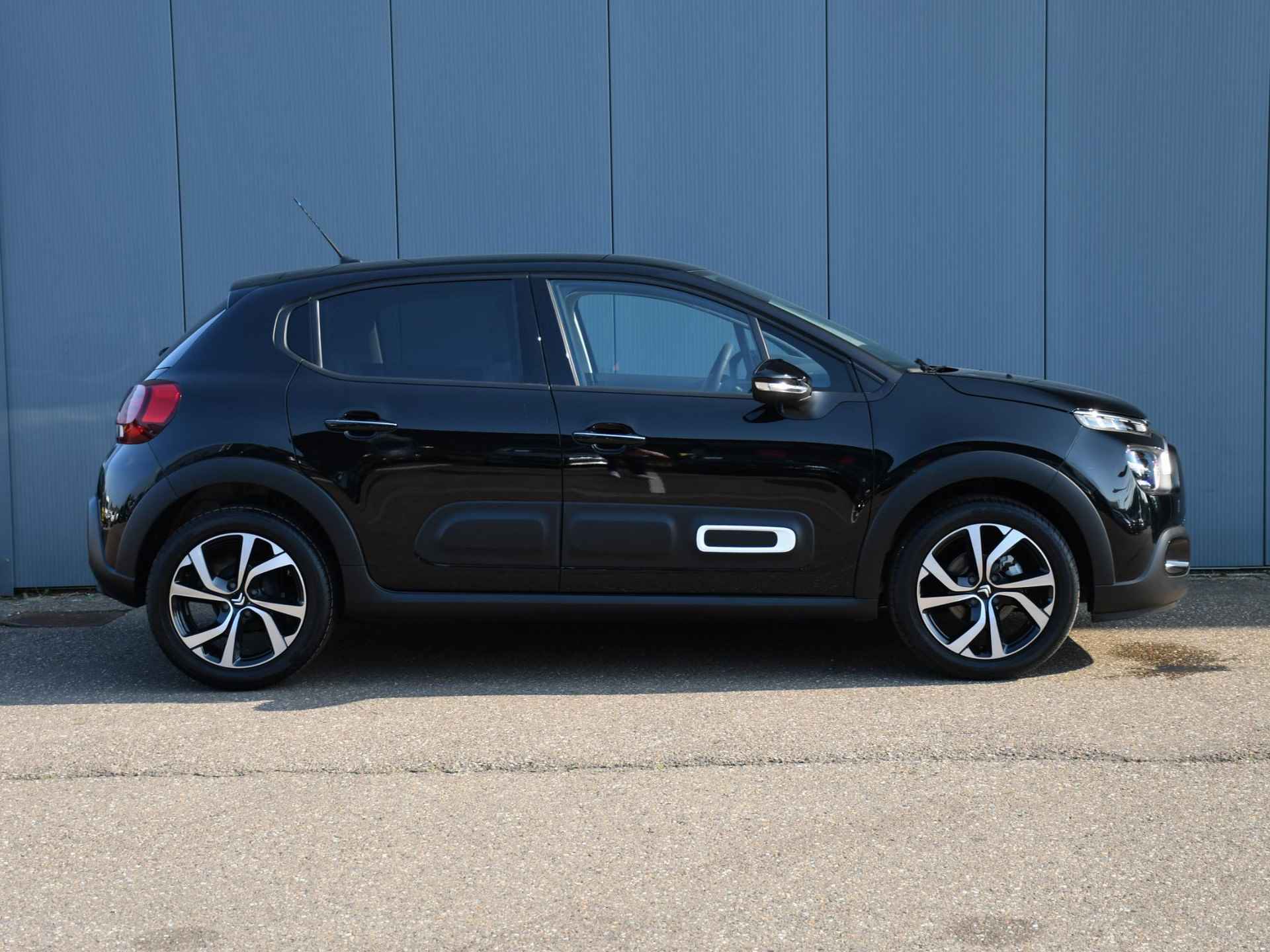 Citroen C3 Feel Edition 1.2 PureTech 83pk PDC ACHTER + CAM. | DAB | NAVI | KEYLESS | APPLE-CARPLAY | STOELVERW. VOOR - 3/30