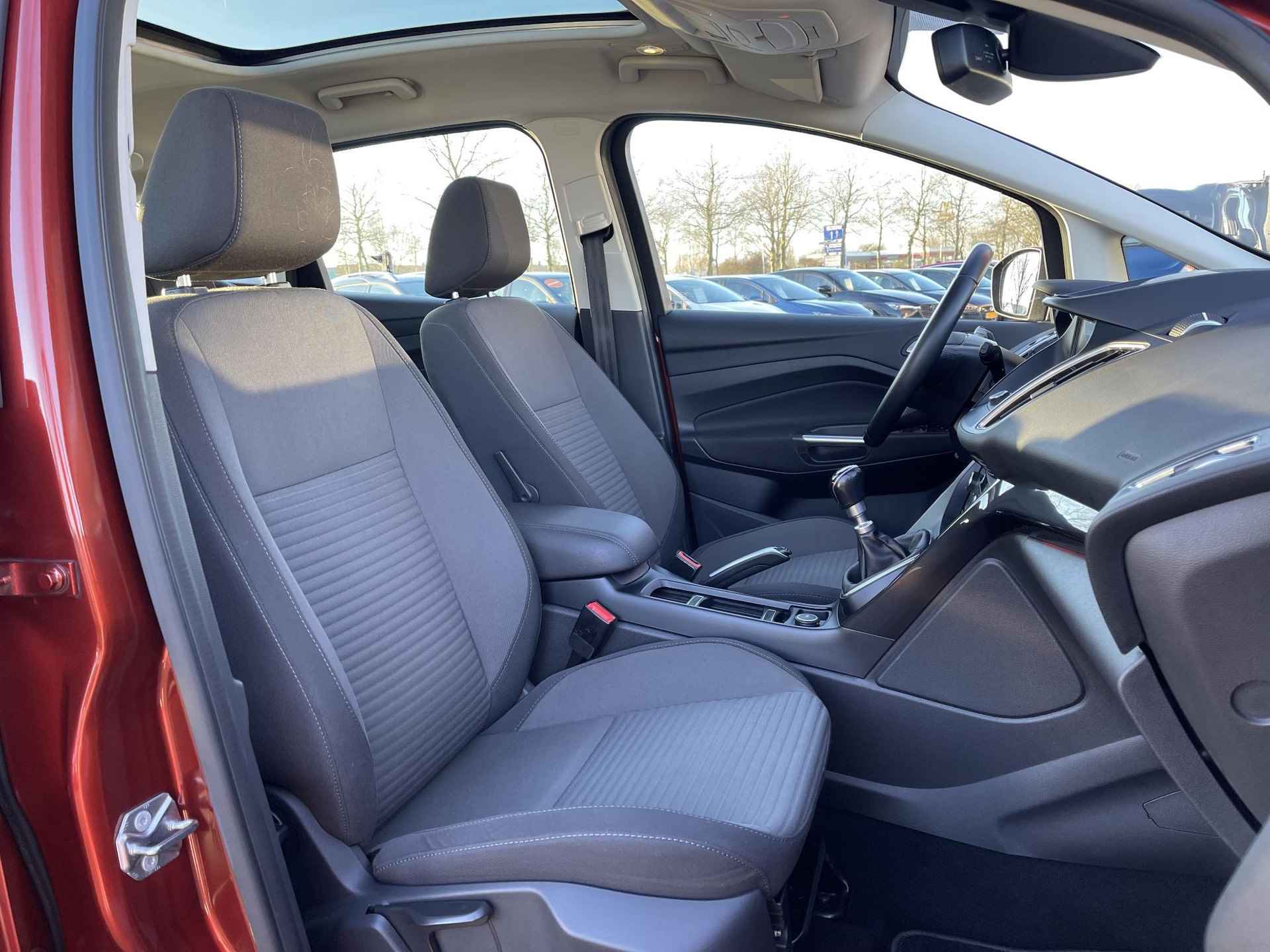 Ford C-Max 1.0 Titanium | Trekhaak | Panoramadak | Navigatie | Camera | Elek. Achterklep | Voorruit Verwarmd | Rijklaarprijs! - 11/31