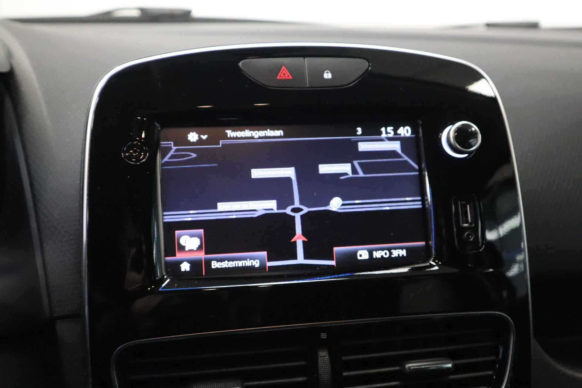 Renault Clio Estate 0.9 TCe Limited Navigatie Cruise Control 16LMV Apple Carplay - 12/16