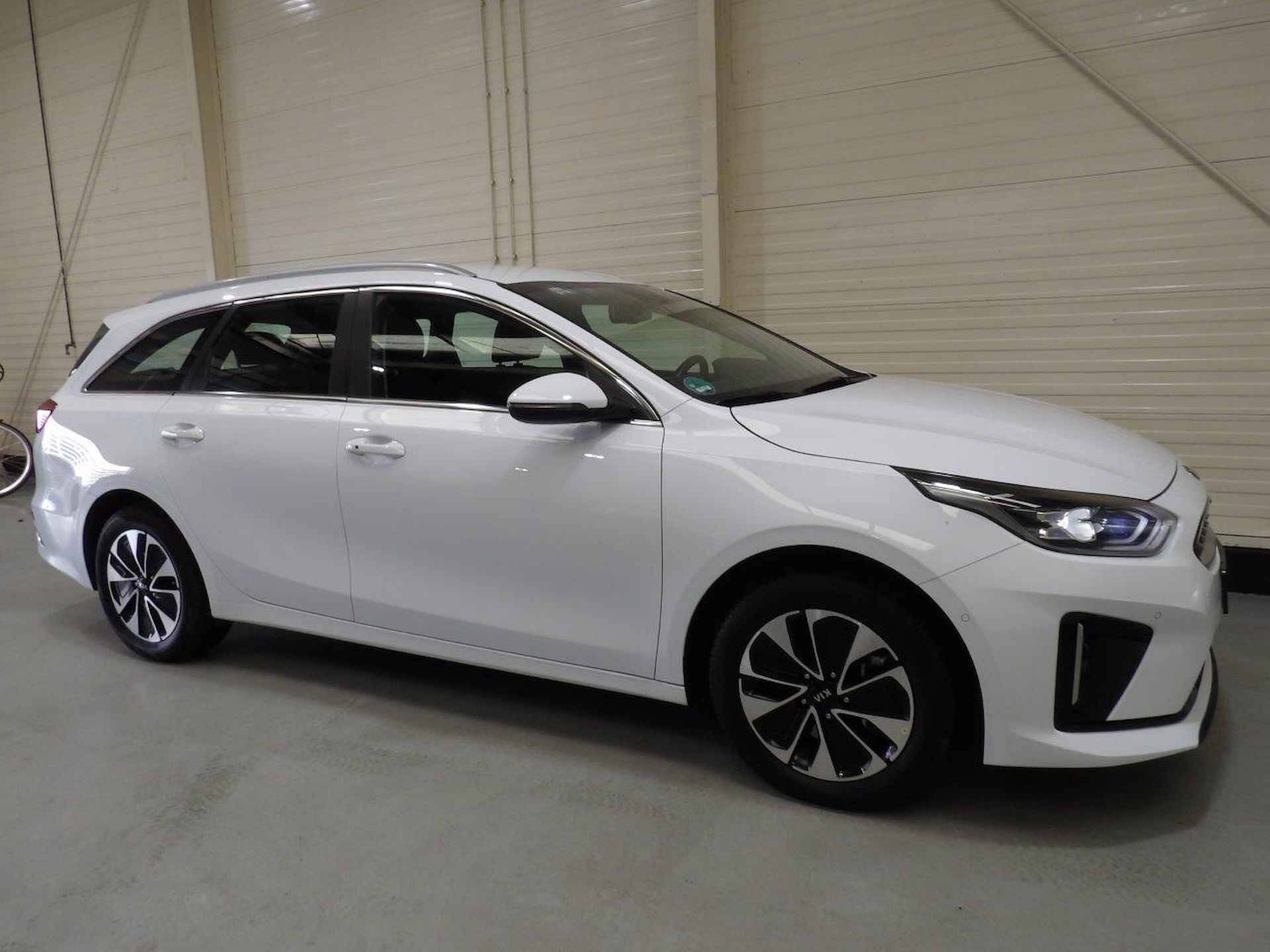 Kia Ceed 1.6 GDI PHEV 141pk DCT6 DynamicPlusLine - 7/43