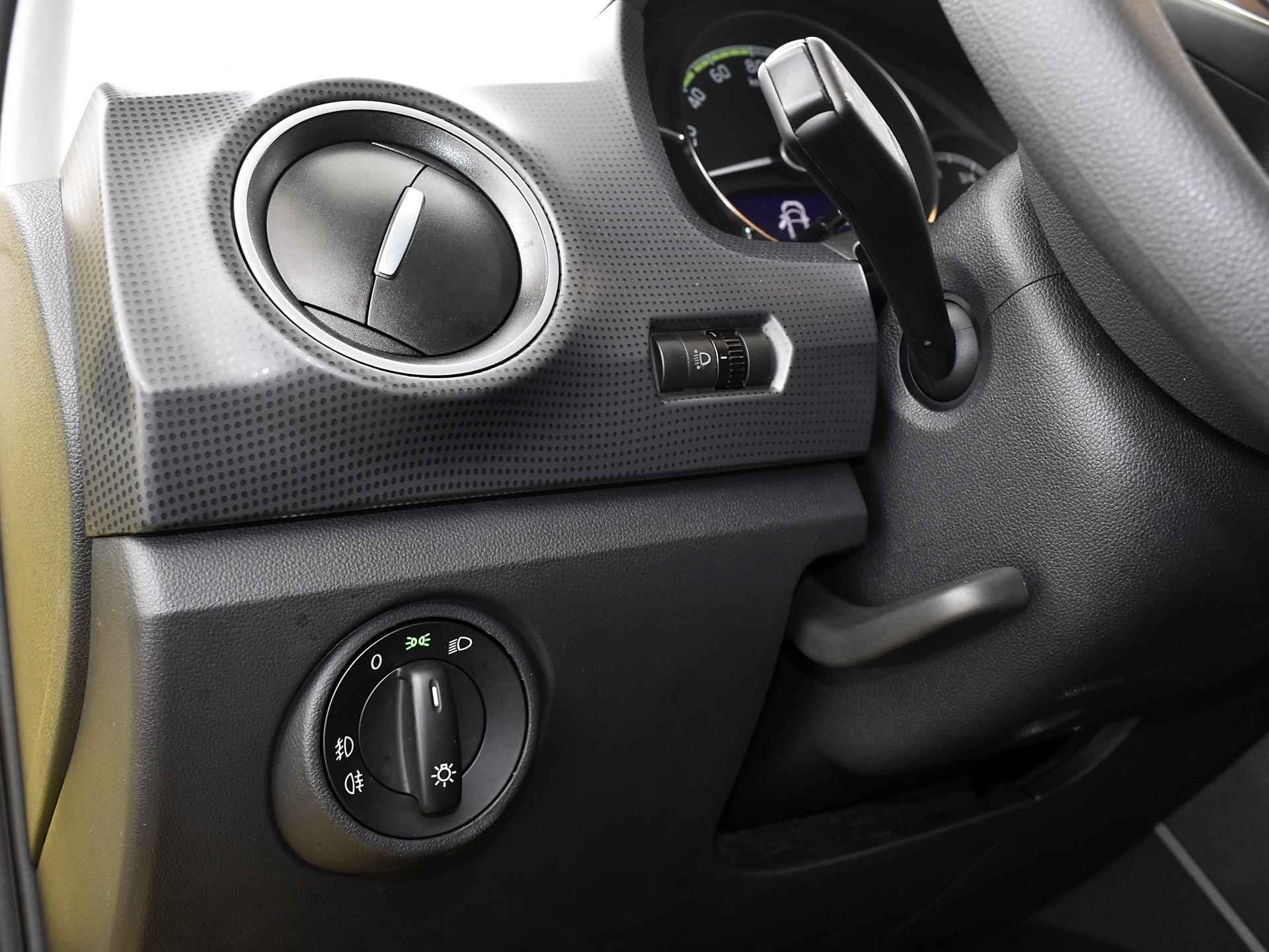 Škoda Citigo e-iV EV 83pk DSG Ambition | €2.000 subsidie | Cruise Control | P-Sensoren | Stoelverwarming | Bluetooth | DAB | Clima | 12 Maanden BOVAG-Garantie · TOPDEAL - 20/30