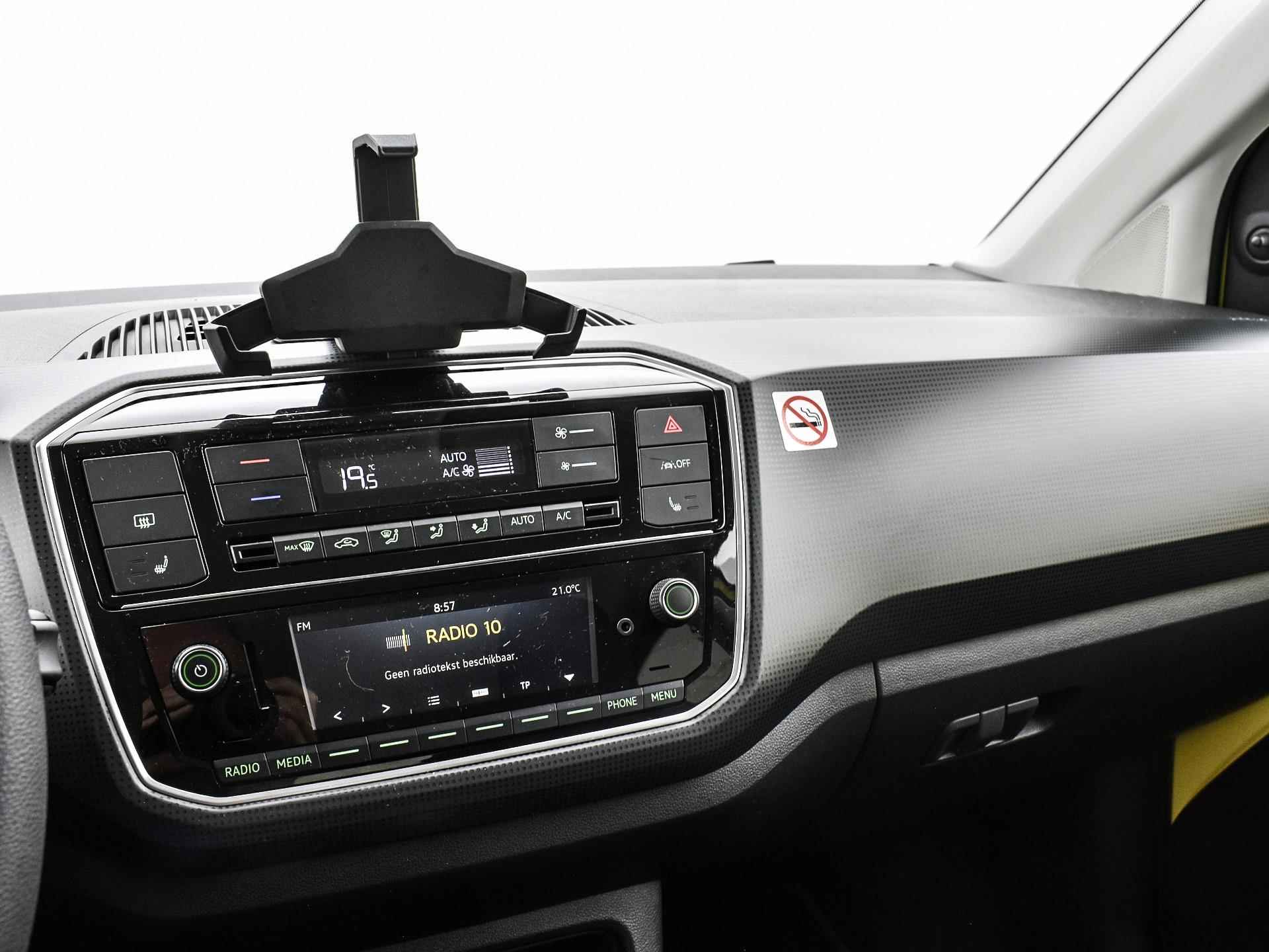 Škoda Citigo e-iV EV 83pk DSG Ambition | €2.000 subsidie | Cruise Control | P-Sensoren | Stoelverwarming | Bluetooth | DAB | Clima | 12 Maanden BOVAG-Garantie · TOPDEAL - 24/30