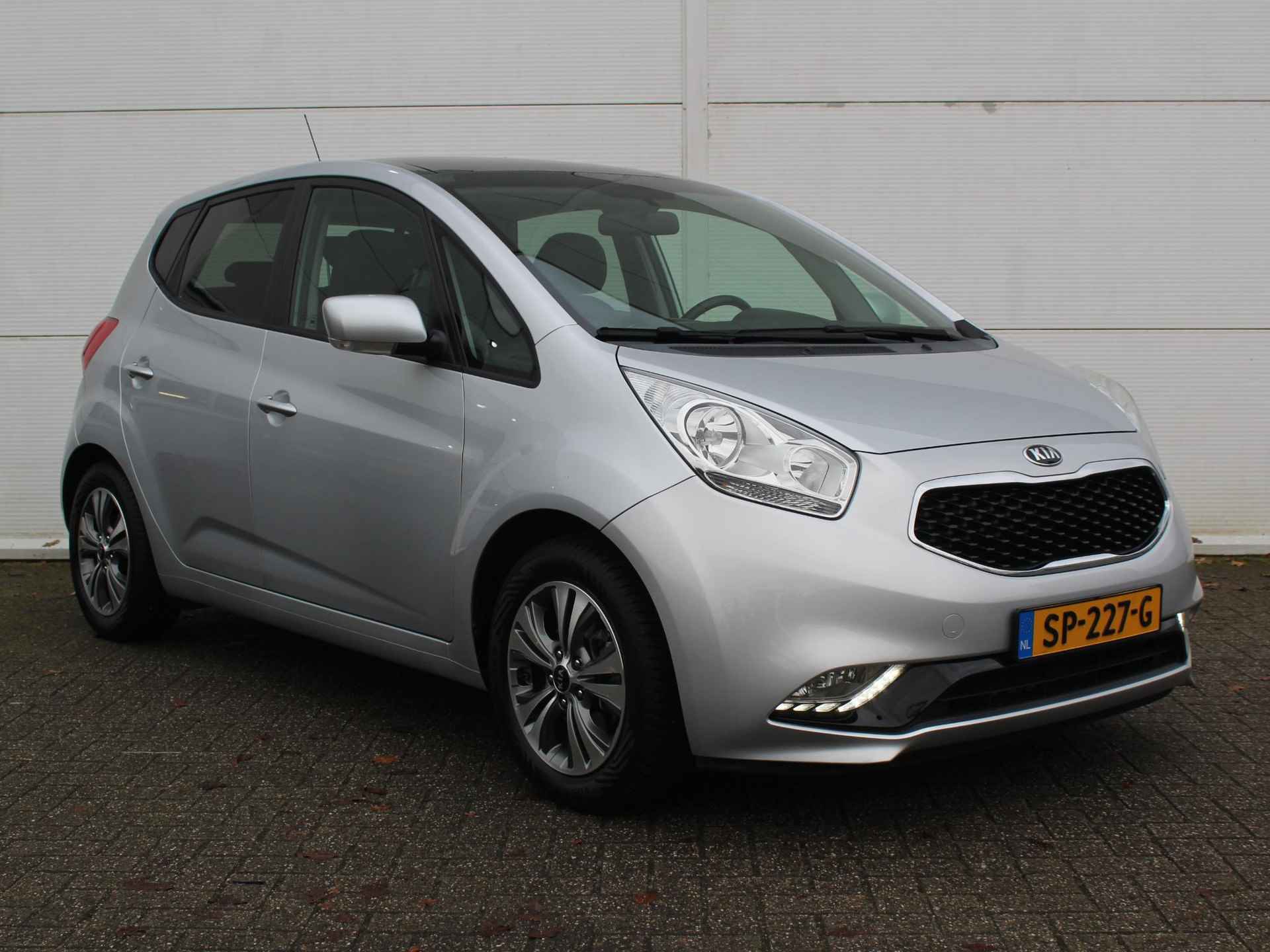 Kia Venga 1.4 CVVT Edition / Trekhaak (1300 KG) / Navigatie / Elektrische Schuif-/Kanteldak / Cruise Control / Achteruitrijcamera / - 18/41