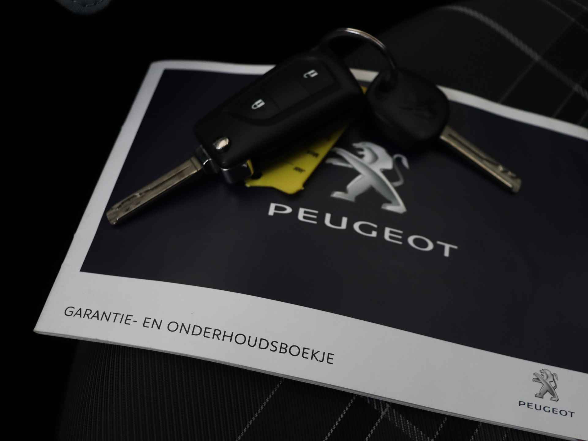 Peugeot 108 1.0 70PK Allure | Camera | Unieke uitvoering | - 23/31